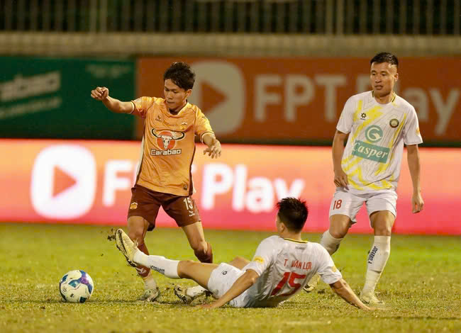 Sao nh&agrave; bầu Đức lần đầu l&ecirc;n tuyển Việt Nam nguy cơ lỡ hẹn với AFF Cup- Ảnh 1.