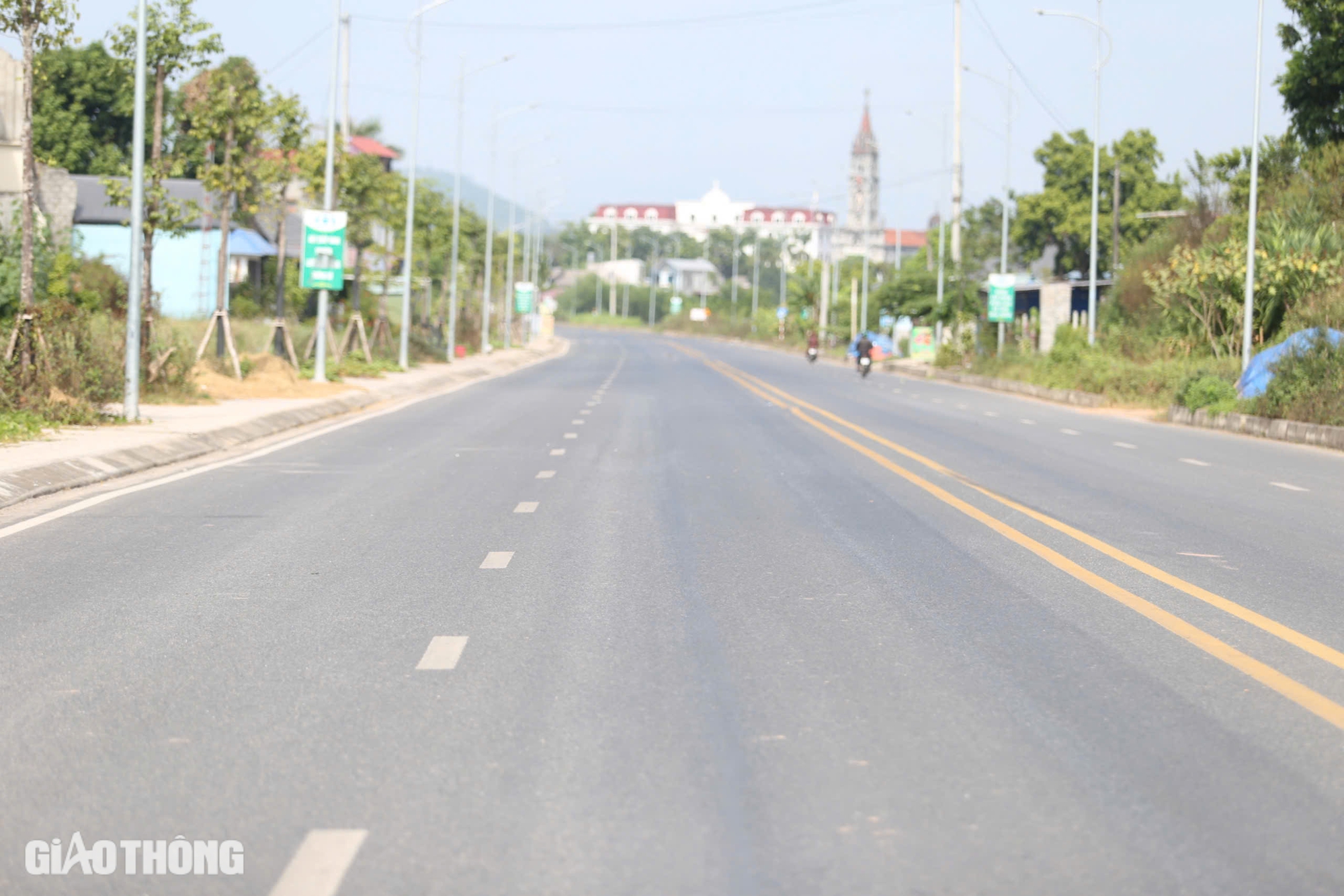 Đường trăm tỷ ở Thái Nguyên xuất hiện vệt lún sâu 10cm sau hơn một năm sử dụng- Ảnh 2. Đường trăm tỷ ở Thái Nguyên xuất hiện vệt lún sâu 10cm sau hơn một năm sử dụng- Ảnh 2.