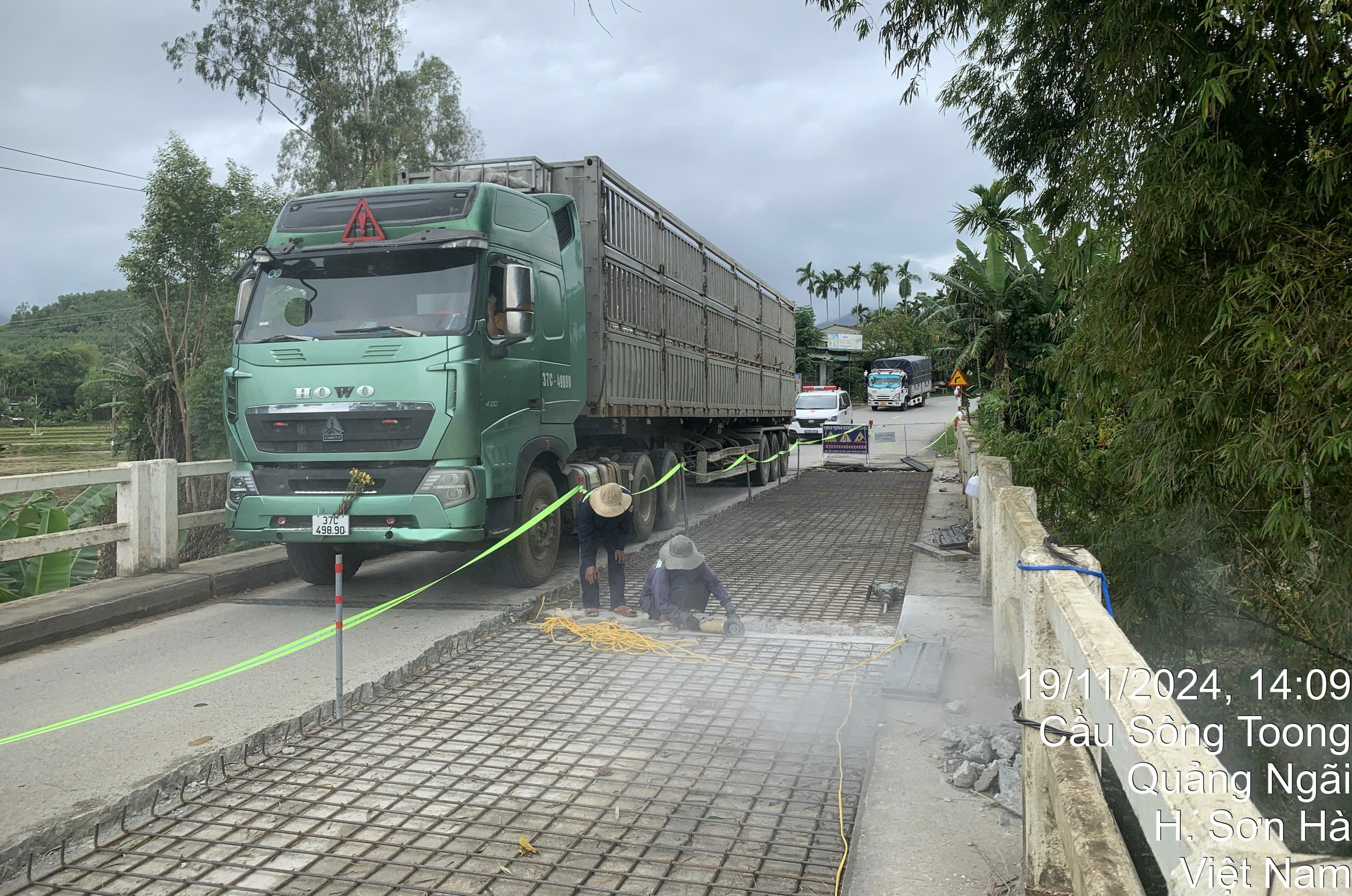 Đua tiến độ ho&agrave;n th&agrave;nh sửa chữa loạt cầu tr&ecirc;n quốc lộ qua Quảng Ng&atilde;i trước Tết- Ảnh 1.