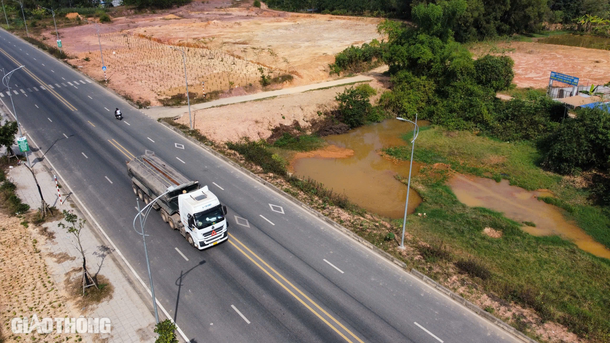 Đường trăm tỷ ở Thái Nguyên xuất hiện vệt lún sâu 10cm sau hơn một năm sử dụng- Ảnh 8. Đường trăm tỷ ở Thái Nguyên xuất hiện vệt lún sâu 10cm sau hơn một năm sử dụng- Ảnh 8.