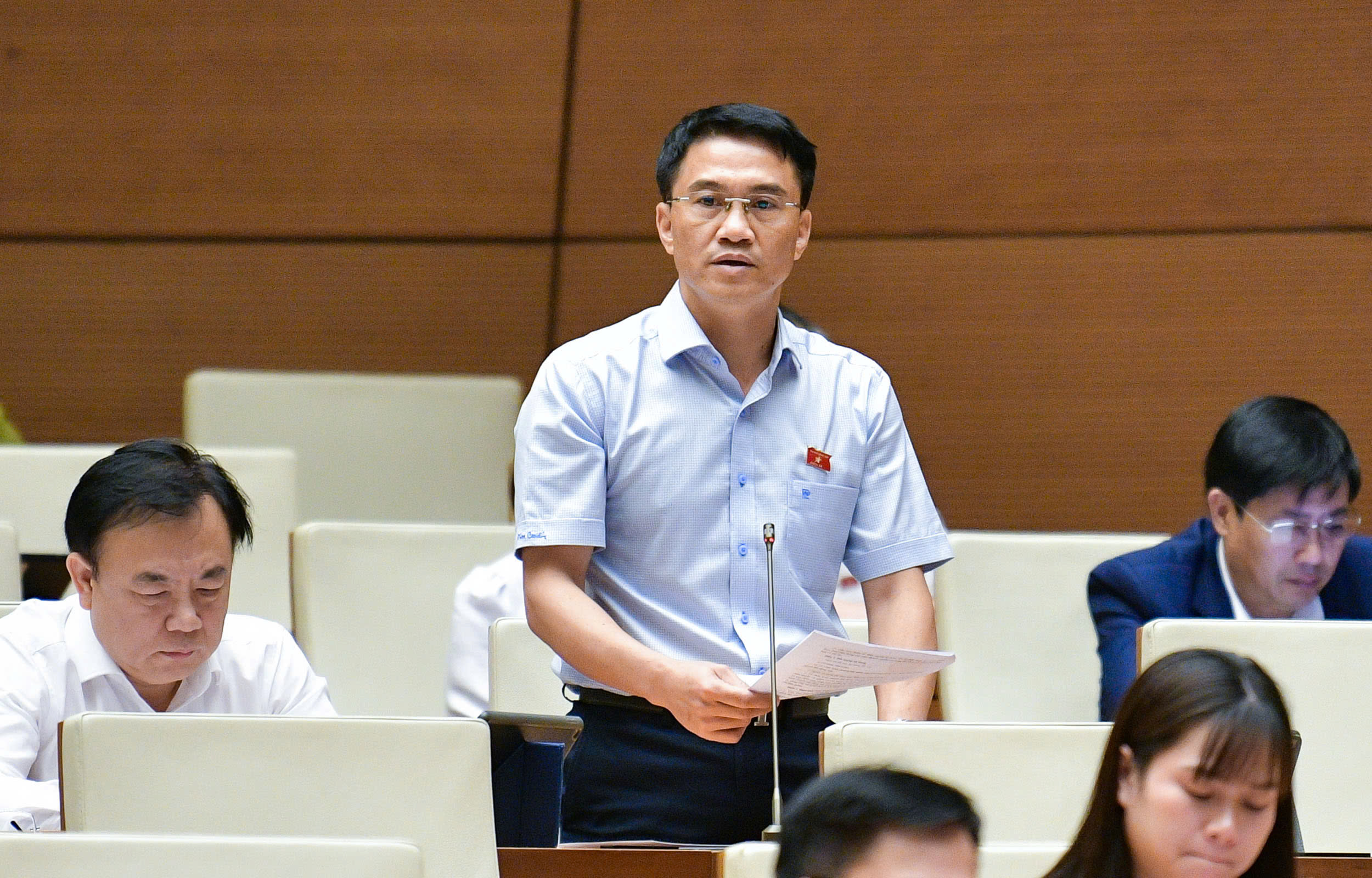 Nhà ở thương mại "đắp chiếu", còn nhà ở xã hội bốc thăm 5 lần, 7 lượt không mua được- Ảnh 1. Nhà ở thương mại "đắp chiếu", còn nhà ở xã hội bốc thăm 5 lần, 7 lượt không mua được- Ảnh 1.