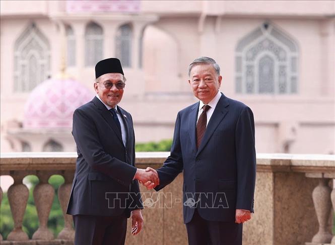 Malaysia đ&oacute;n Tổng B&iacute; thư T&ocirc; L&acirc;m v&agrave; phu nh&acirc;n theo nghi thức cao nhất- Ảnh 3.