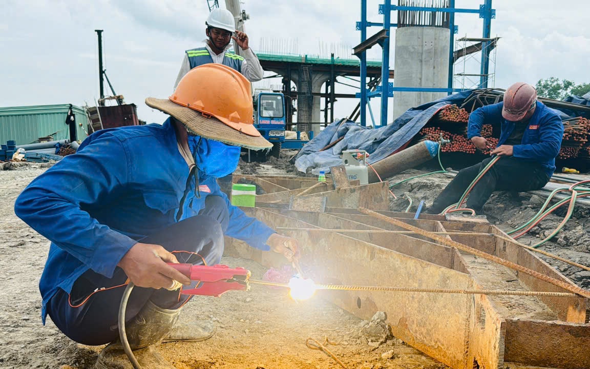 TP.HCM: Thi đua 400 ng&agrave;y đ&ecirc;m ho&agrave;n th&agrave;nh đường V&agrave;nh đai 3