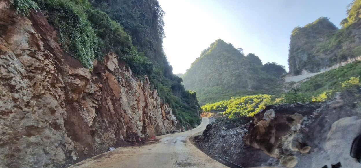 Tận thấy c&ocirc;ng nh&acirc;n ph&aacute; n&uacute;i mở đường, ph&aacute; thế độc đạo tại Lạng Sơn- Ảnh 25.