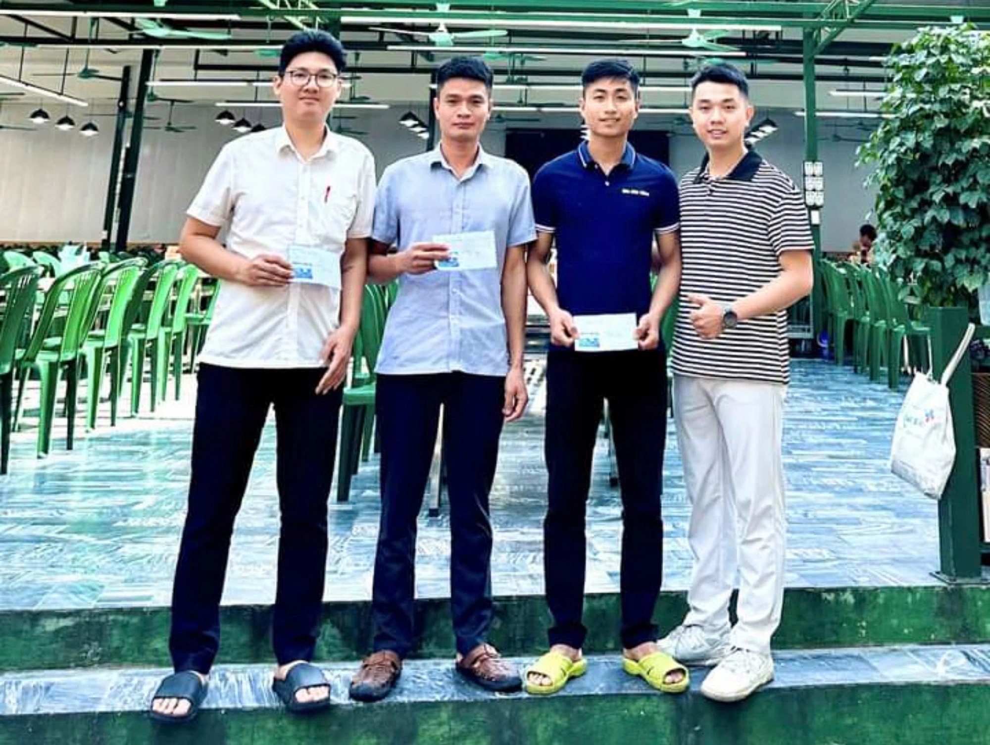 "Người h&ugrave;ng" n&oacute;i về 49 gi&acirc;y ph&aacute; cửa, dập lửa ở ng&ocirc;i nh&agrave; ch&aacute;y- Ảnh 2.