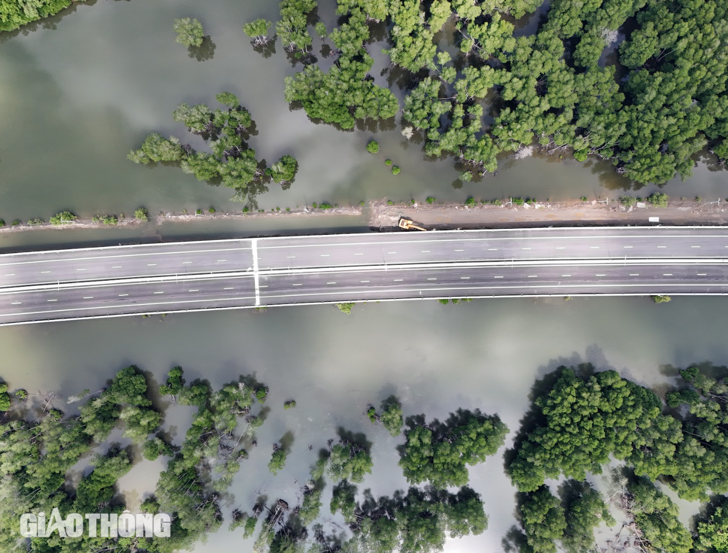 Hiện trạng n&uacute;t giao cao tốc Bến Lức - Long Th&agrave;nh với QL51 trước ng&agrave;y l&agrave;m cầu vượt- Ảnh 17.