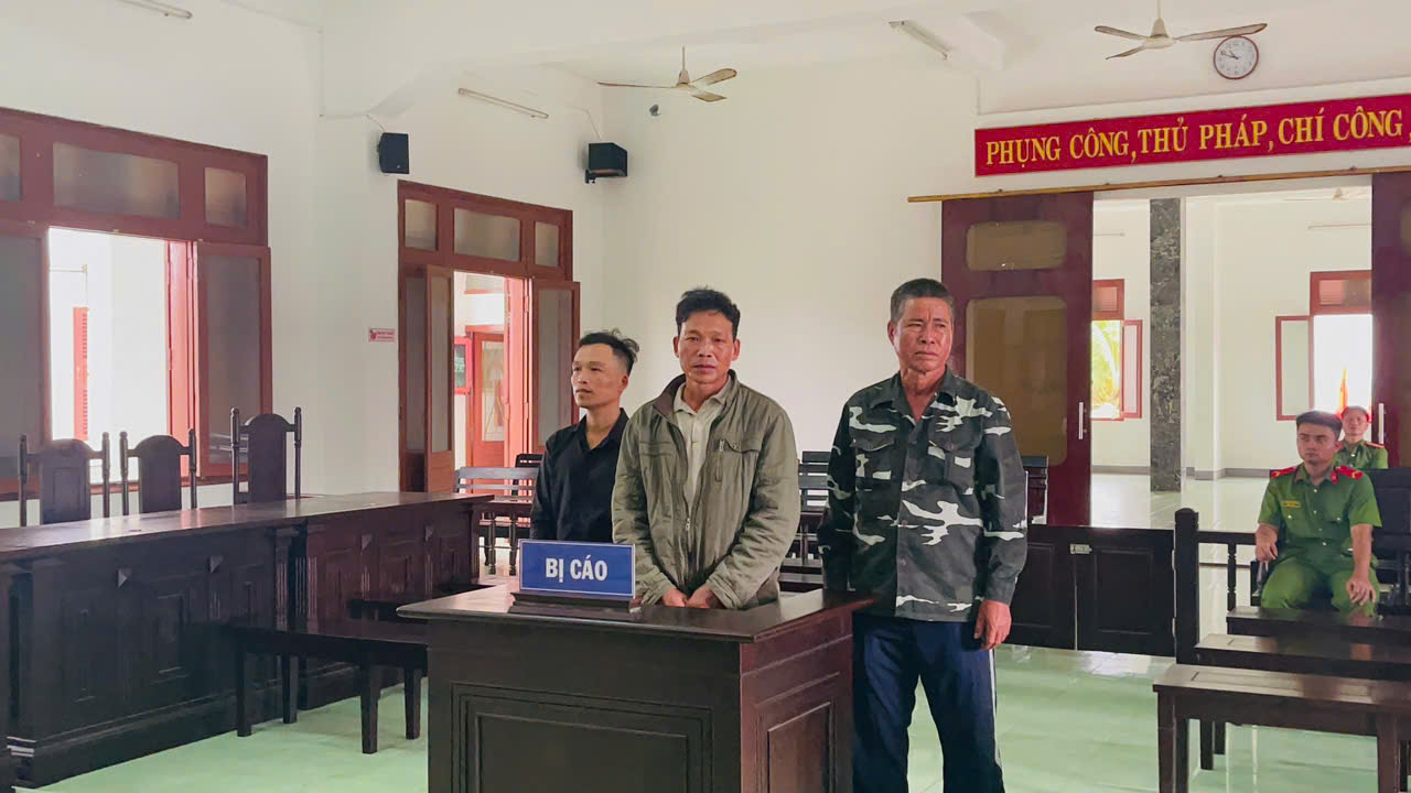 Phú Yên: Lĩnh án vì cất giấu khẩu súng khi làm tang lễ cha- Ảnh 1. Phú Yên: Lĩnh án vì cất giấu khẩu súng khi làm tang lễ cha- Ảnh 1.