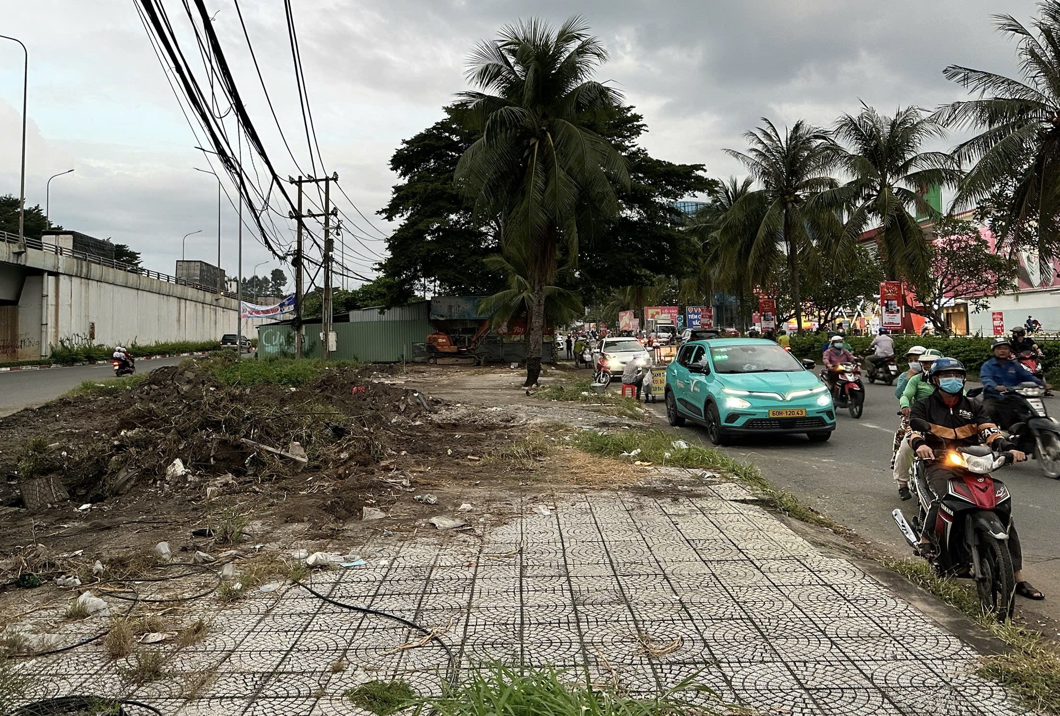 Chỉnh trang h&agrave;nh lang ATGT quốc lộ ở ng&atilde; tư Vũng T&agrave;u- Ảnh 4.
