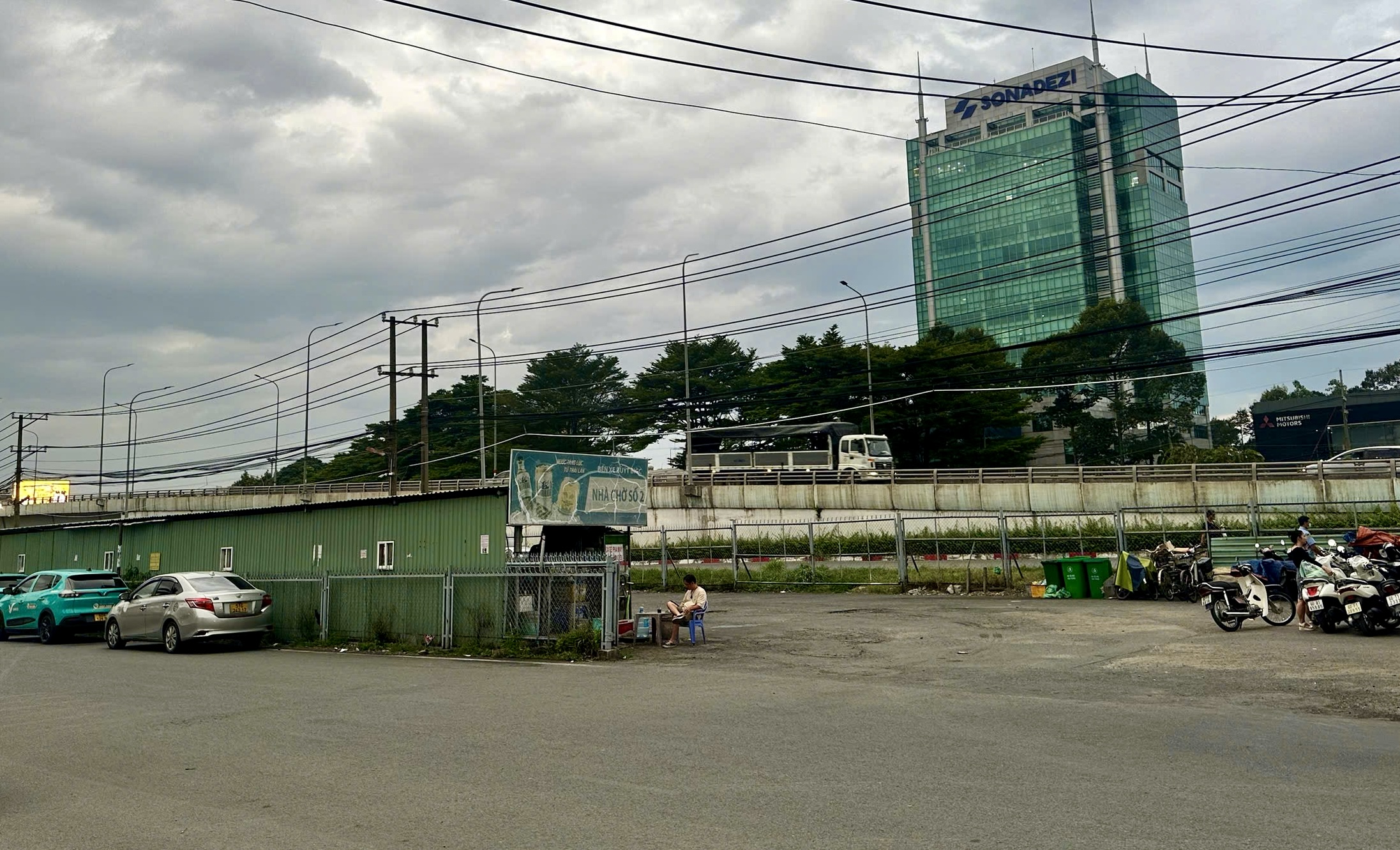 Chỉnh trang h&agrave;nh lang ATGT quốc lộ ở ng&atilde; tư Vũng T&agrave;u- Ảnh 1.