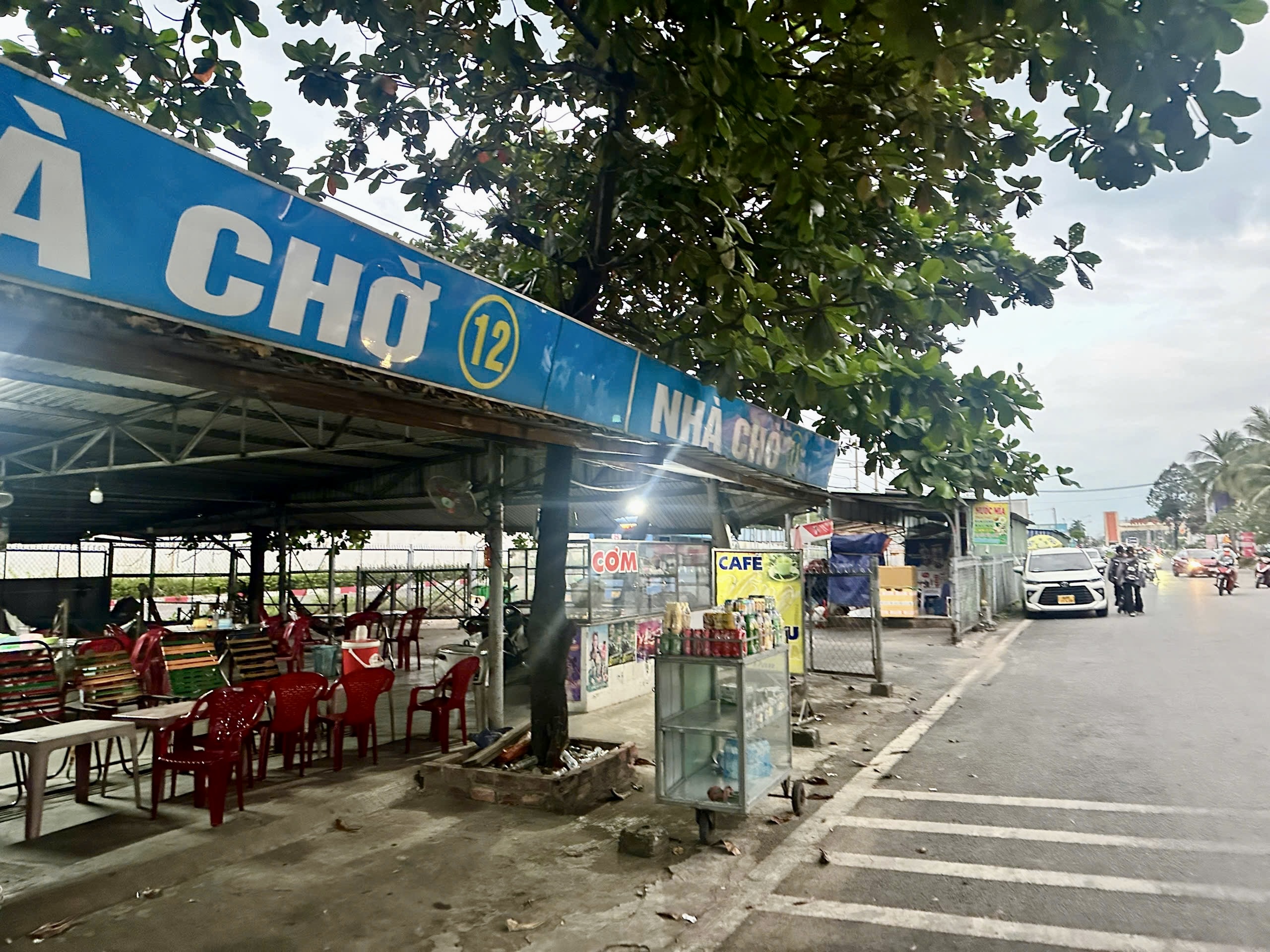 Chỉnh trang h&agrave;nh lang ATGT quốc lộ ở ng&atilde; tư Vũng T&agrave;u- Ảnh 2.