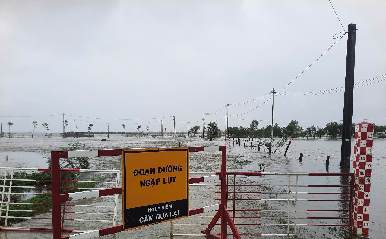 Hơn 170 hộ dân vùng nguy cơ sạt lở Thừa Thiên - Huế được di dời đến nơi an toàn- Ảnh 3. Hơn 170 hộ dân vùng nguy cơ sạt lở Thừa Thiên - Huế được di dời đến nơi an toàn- Ảnh 3.