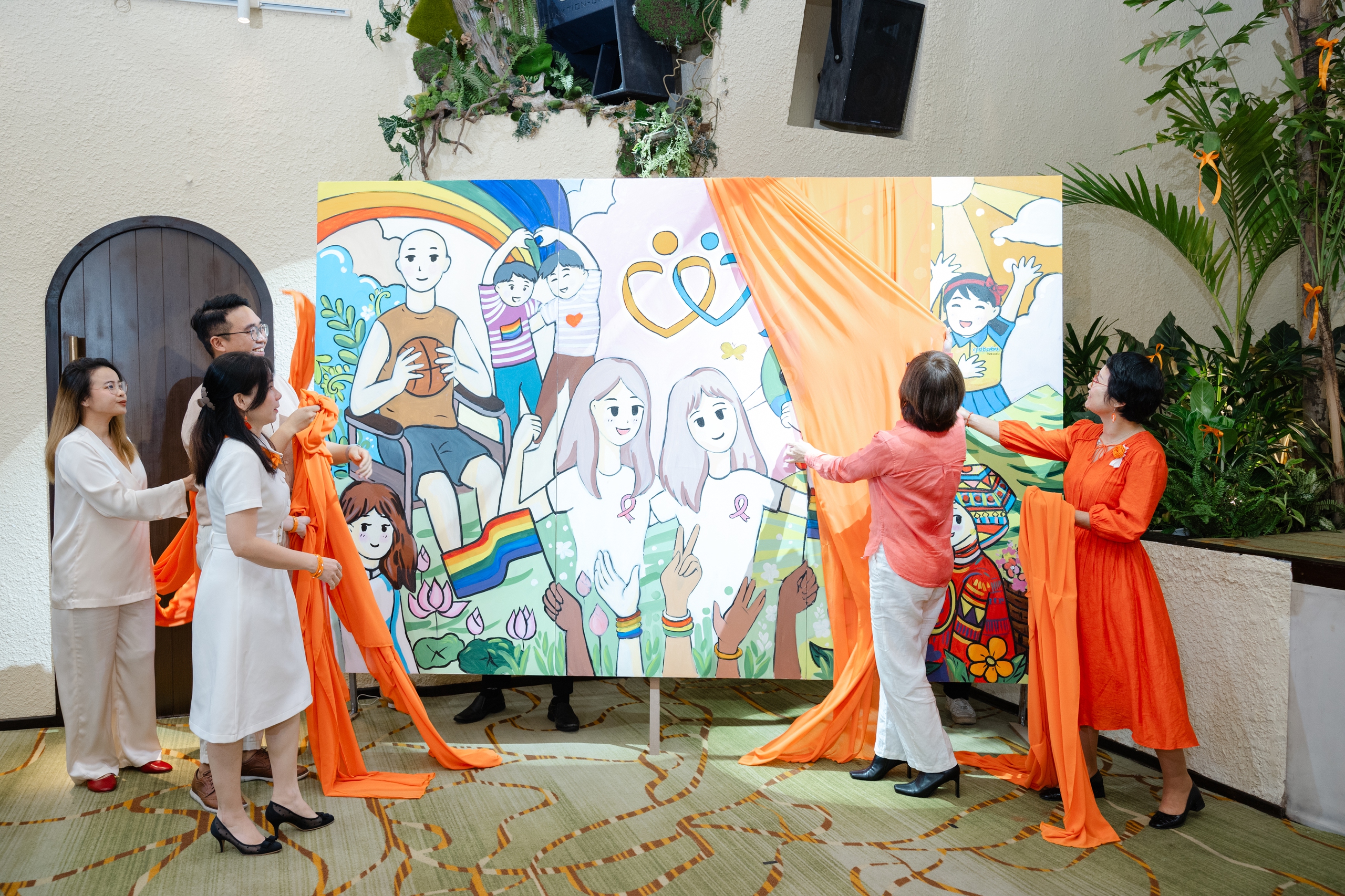 Câu chuyện bị bắt nạt học đường của con gái Đoan Trang - bé Sol tái hiện trong MV "Lover"- Ảnh 3. Câu chuyện bị bắt nạt học đường của con gái Đoan Trang - bé Sol tái hiện trong MV "Lover"- Ảnh 3.