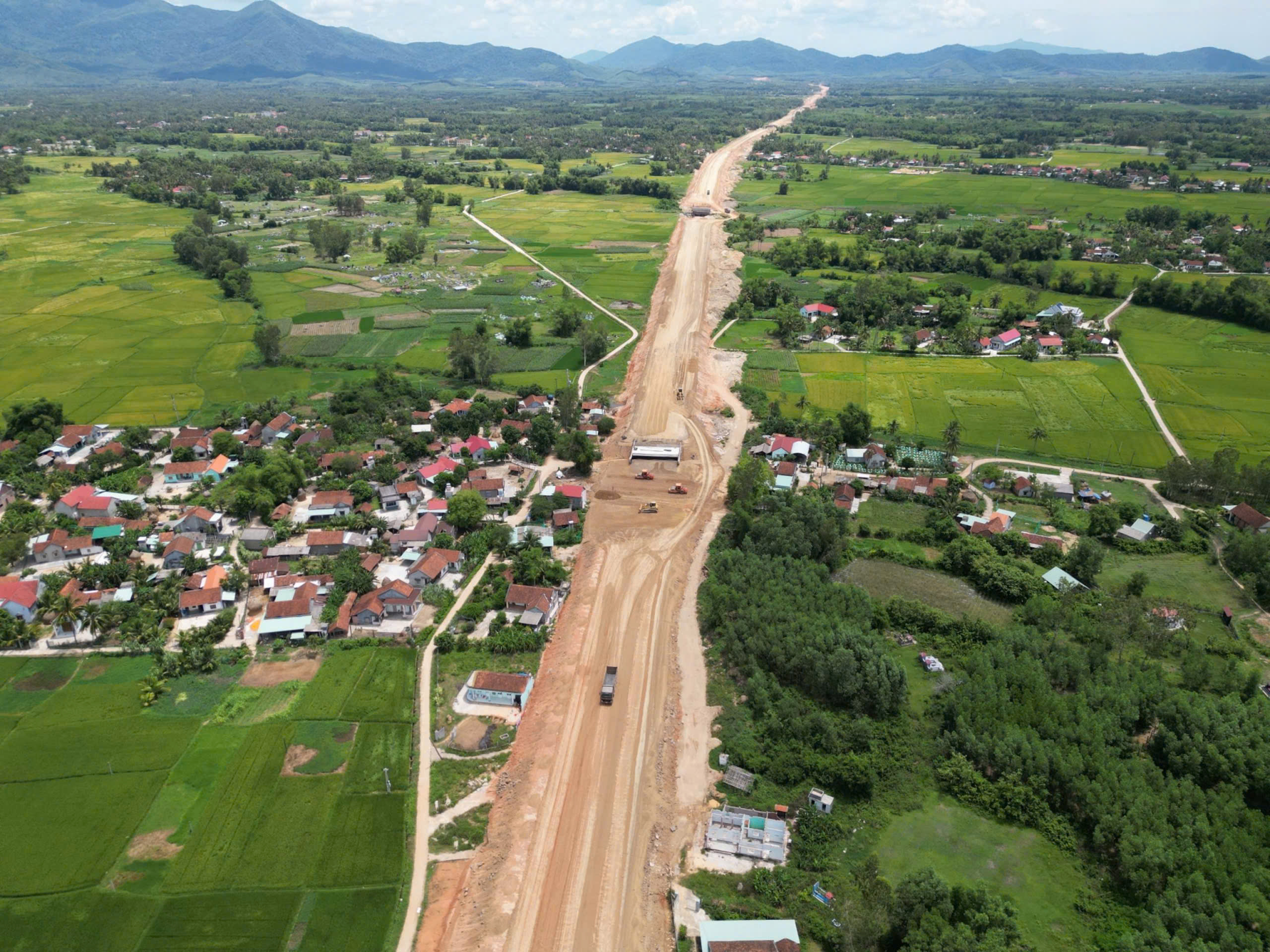 Hơn 317 tỷ đồng đầu tư x&acirc;y dựng trạm dừng nghỉ tr&ecirc;n cao tốc Quy Nhơn - Ch&iacute; Thạnh- Ảnh 1.