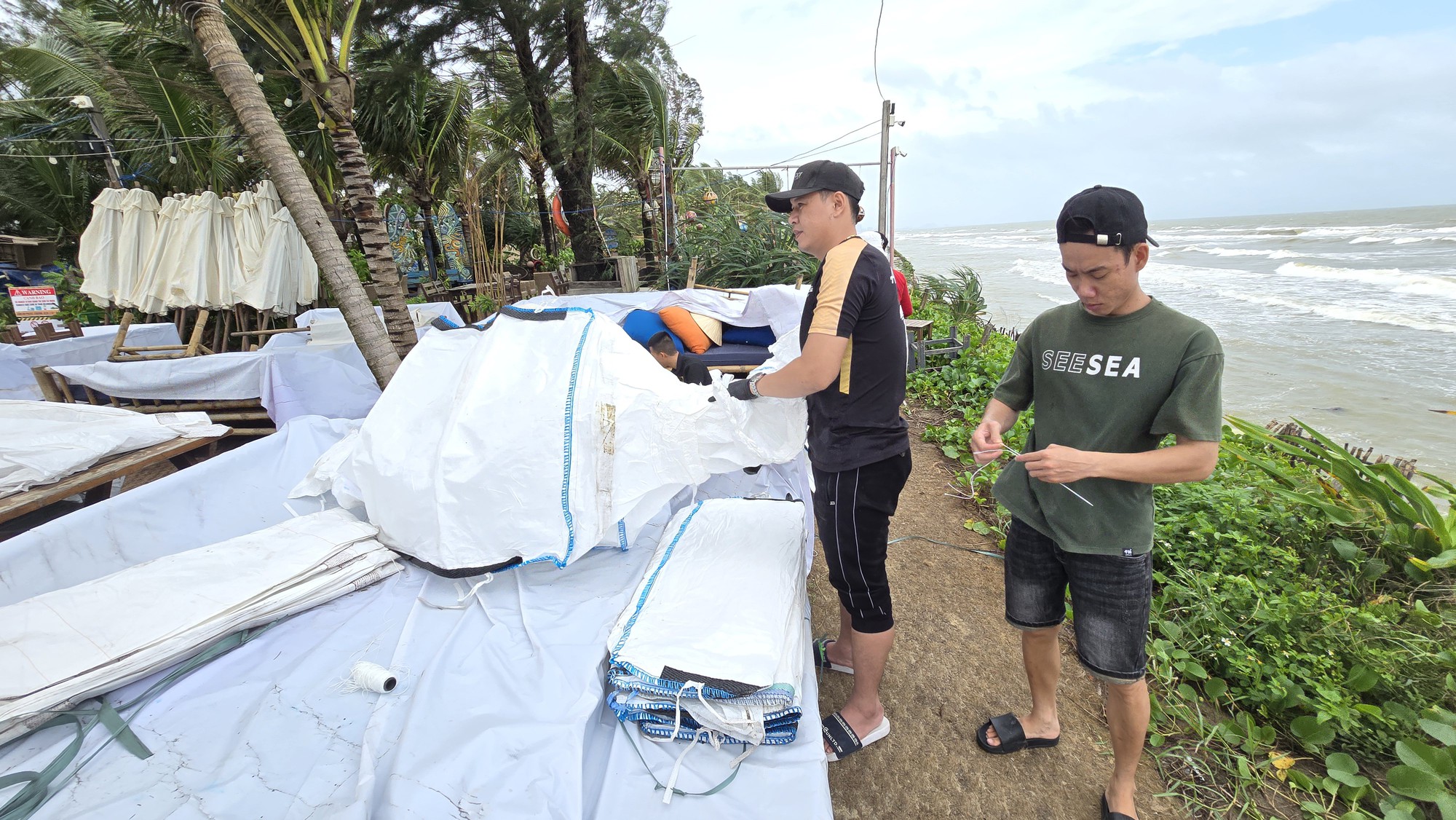 H&agrave;ng trăm m&eacute;t bờ biển Hội An sạt lở nghi&ecirc;m trọng- Ảnh 7.