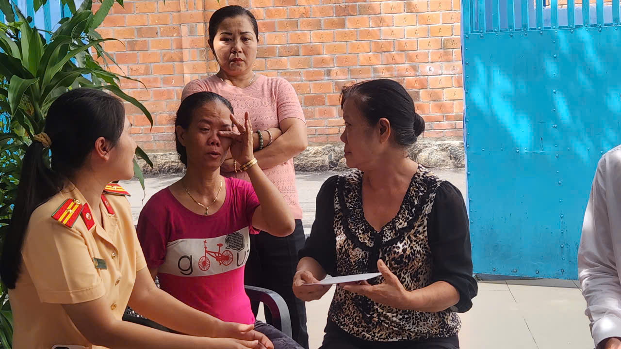 C&ugrave;ng h&agrave;nh động để bớt đi những c&acirc;u chuyện nh&oacute;i l&ograve;ng sau mỗi vụ tai nạn giao th&ocirc;ng- Ảnh 6.