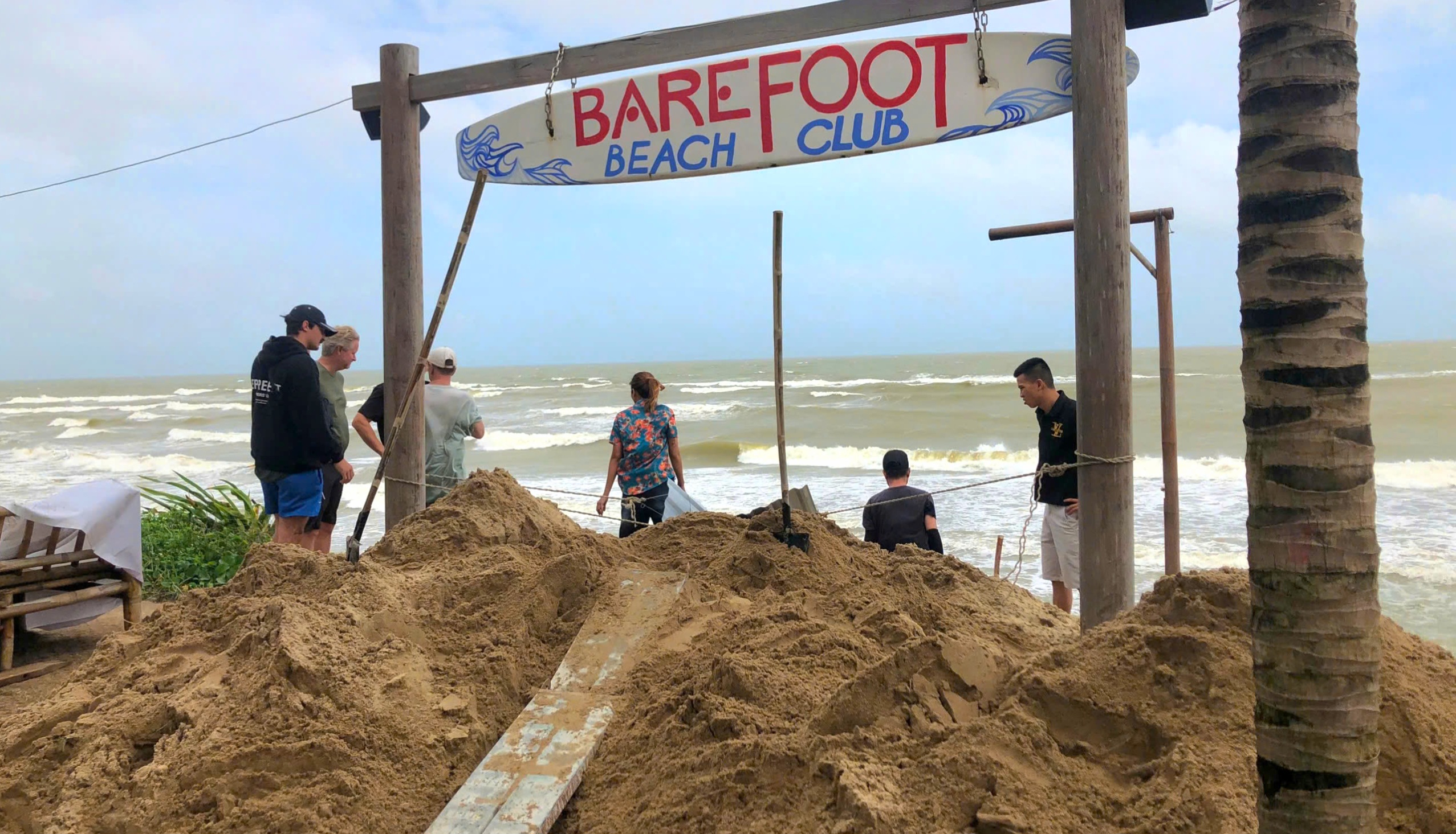 H&agrave;ng trăm m&eacute;t bờ biển Hội An sạt lở nghi&ecirc;m trọng- Ảnh 14.