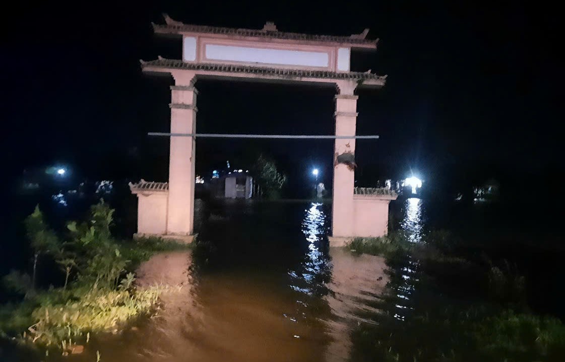 Thừa Thi&ecirc;n Huế: Nước lũ d&acirc;ng cao, QL49B bị ngập s&acirc;u nhiều đoạn- Ảnh 3.