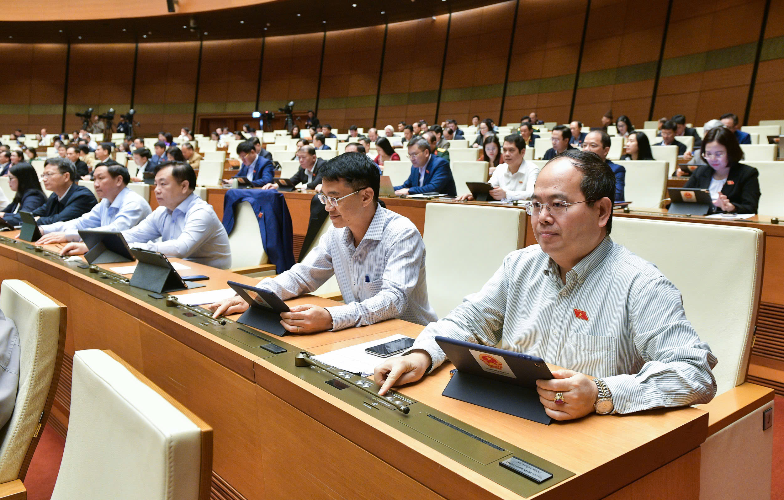 Quốc hội chốt giữ kinh ph&iacute; c&ocirc;ng đo&agrave;n 2%- Ảnh 1.