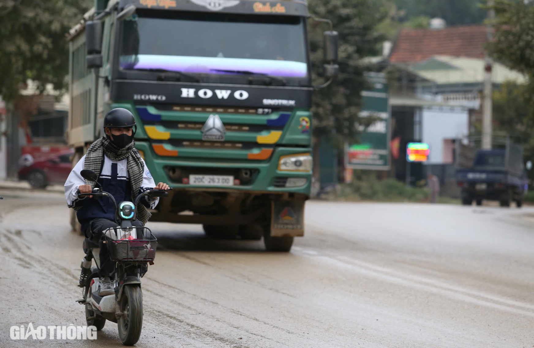 Bắc Kạn: Xe qu&aacute; tải rầm rập tr&ecirc;n đường, d&acirc;n phập phồng lo tai nạn- Ảnh 6.