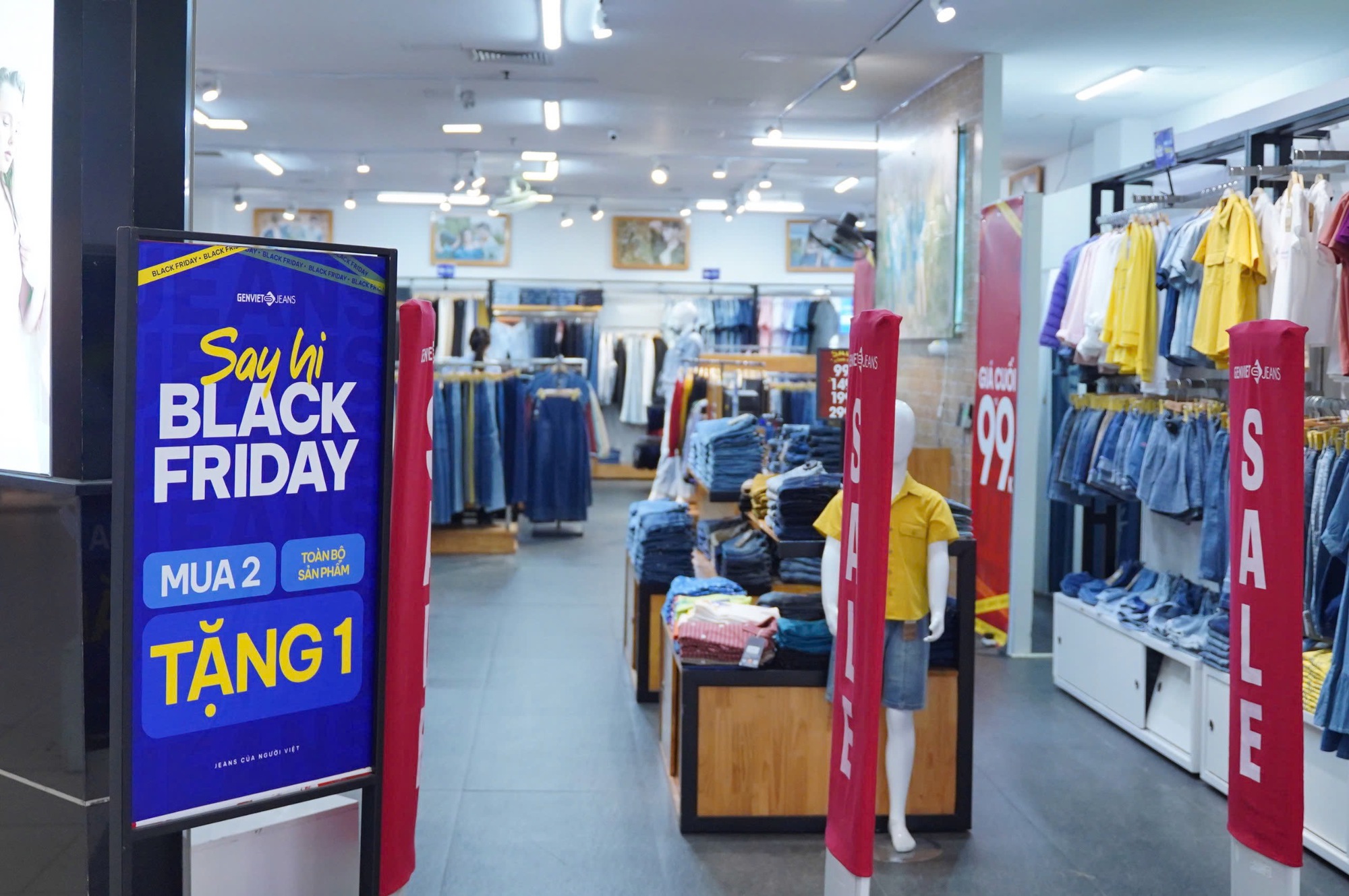 Gi&oacute; lạnh tr&agrave;n về, người H&agrave; Nội đi săn h&agrave;ng Black Friday sớm- Ảnh 11.