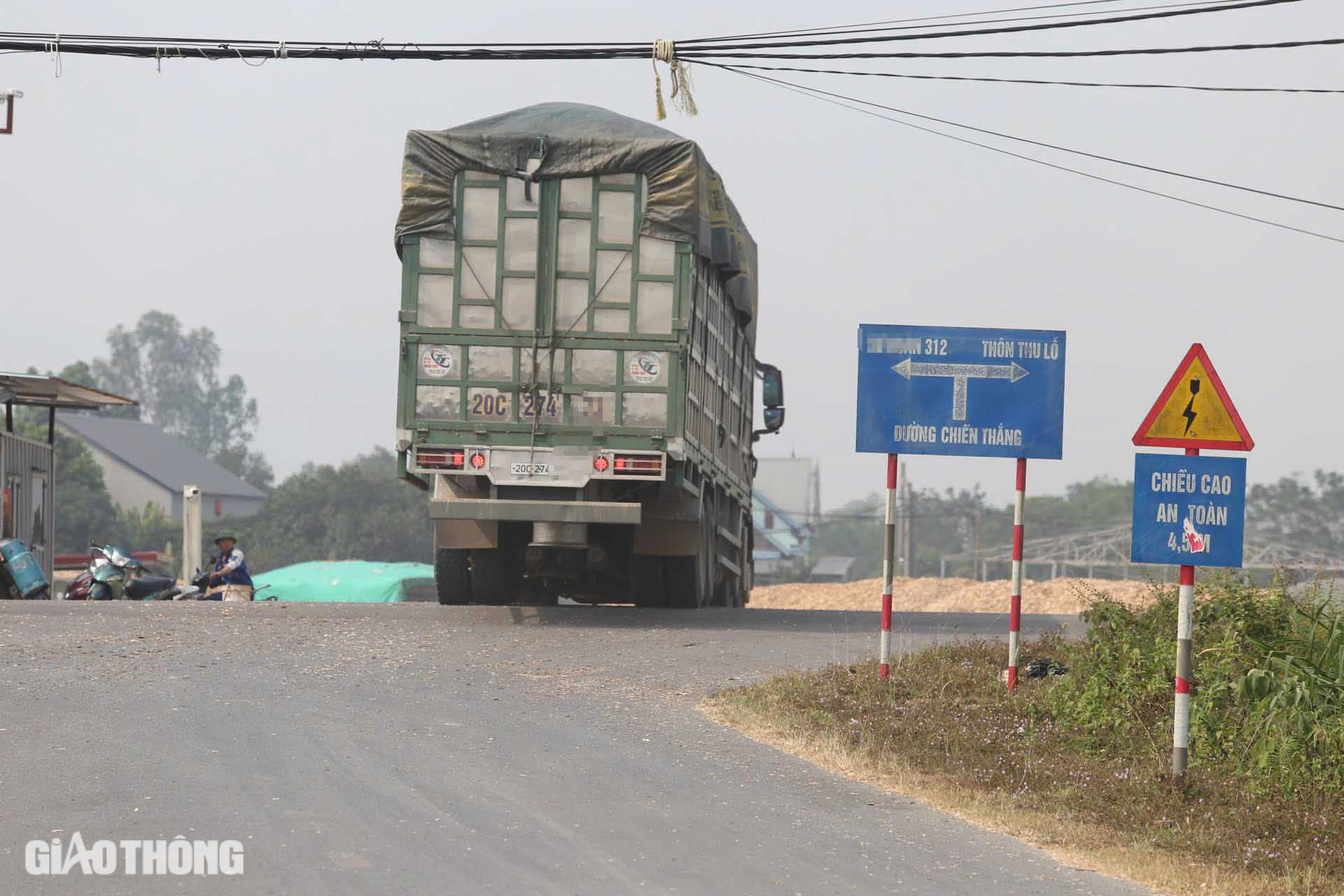 Bến thuỷ nội địa kh&ocirc;ng ph&eacute;p vẫn c&ocirc;ng khai hoạt động ở Th&aacute;i Nguy&ecirc;n- Ảnh 4.