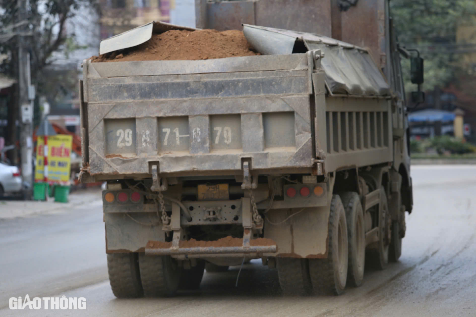 Bắc Kạn: Xe qu&aacute; tải rầm rập tr&ecirc;n đường, d&acirc;n phập phồng lo tai nạn- Ảnh 3.