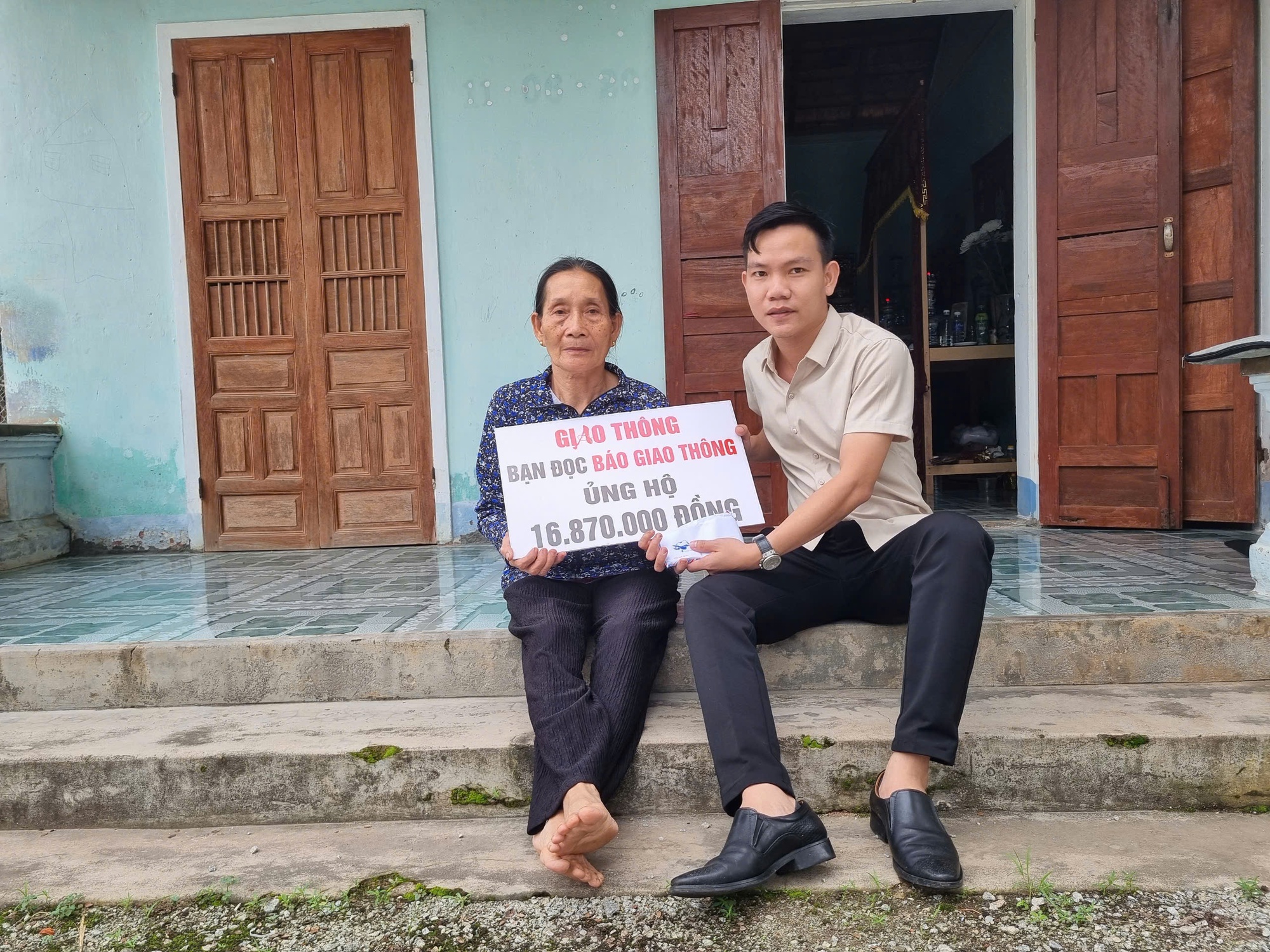 B&agrave; nội của hai trẻ mồ c&ocirc;i ở B&igrave;nh Định: Cảm ơn bạn đọc B&aacute;o Giao th&ocirc;ng!- Ảnh 1.