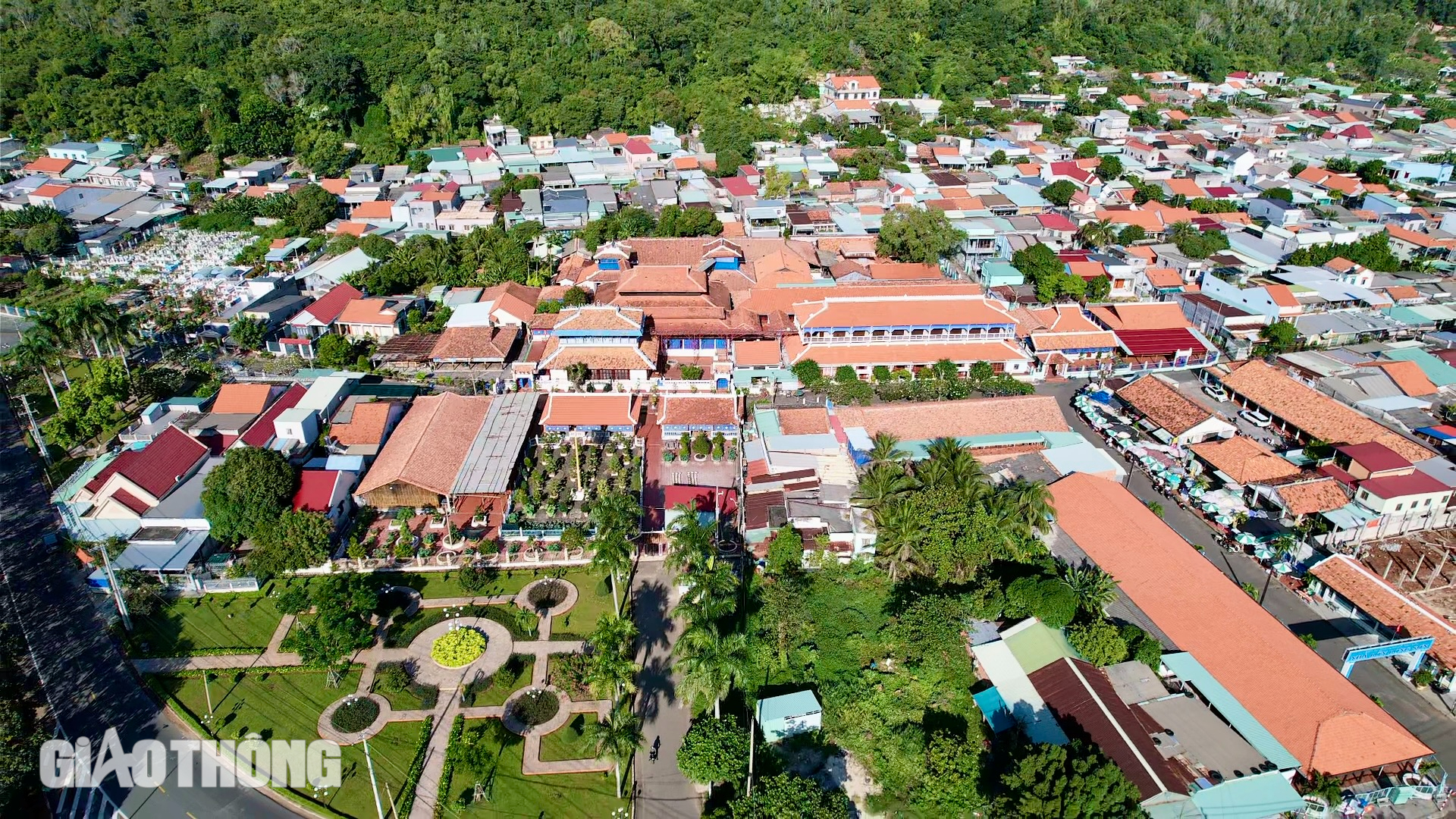 Ba cầu lớn và những cung đường thúc đẩy phát triển kinh tế, du lịch xã đảo Long Sơn - Ảnh 11. Ba cầu lớn và những cung đường thúc đẩy phát triển kinh tế, du lịch xã đảo Long Sơn - Ảnh 11.