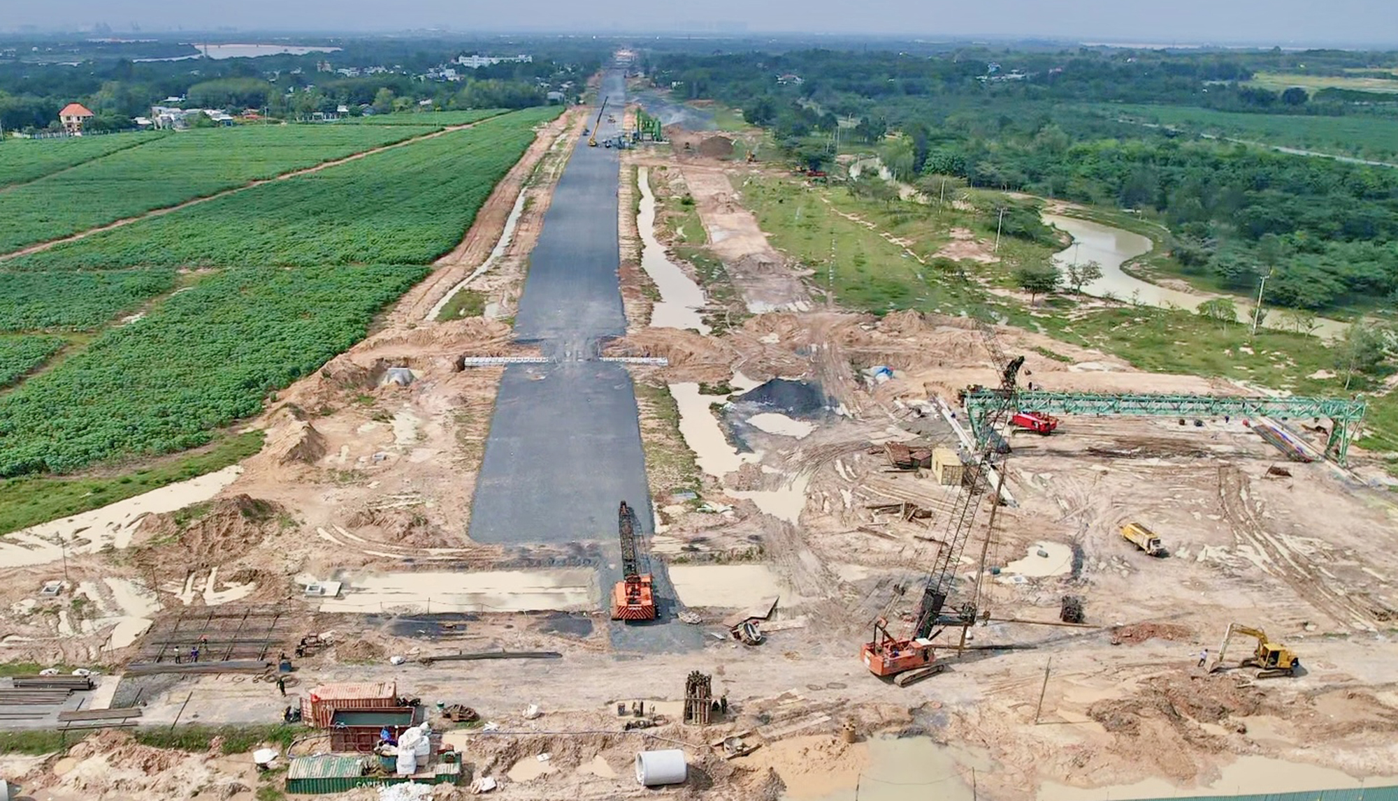 Xuy&ecirc;n đ&ecirc;m l&agrave;m đường kết nối s&acirc;n bay Long Th&agrave;nh- Ảnh 2.
