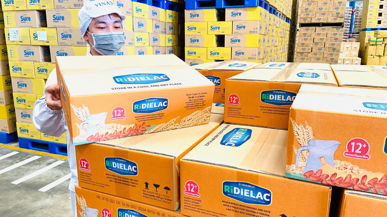 C&aacute;c sản phẩm độc đ&aacute;o được Vinamilk đầu tư R&D cho thị trường xuất khẩu như: sữa chua vị sầu ri&ecirc;ng, sữa đặc dừa, bột ăn dặm ch&agrave; l&agrave; Dielac.