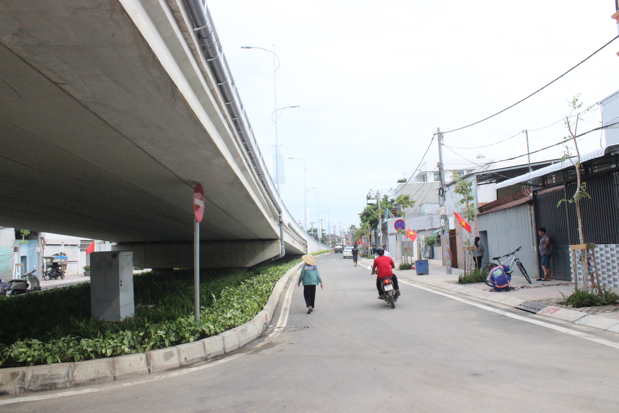 Thông xe cầu Rạch Đỉa, giải tỏa ùn tắc cửa ngõ phía nam TP.HCM- Ảnh 5. Thông xe cầu Rạch Đỉa, giải tỏa ùn tắc cửa ngõ phía nam TP.HCM- Ảnh 5.