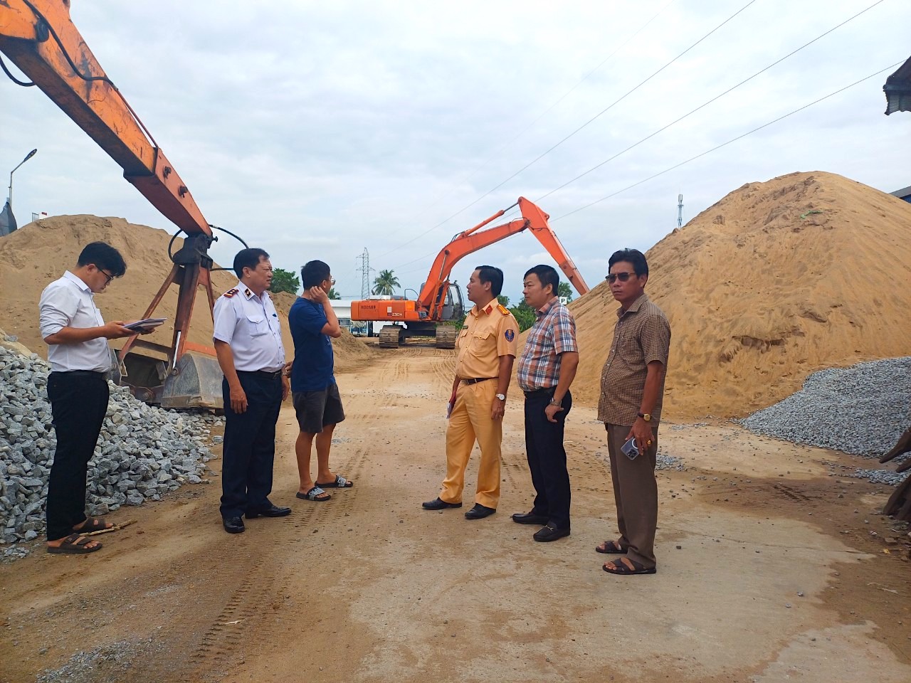 Siết quản lý hoạt động bến thủy tại nhiều tỉnh phía Nam- Ảnh 1. Siết quản lý hoạt động bến thủy tại nhiều tỉnh phía Nam- Ảnh 1.