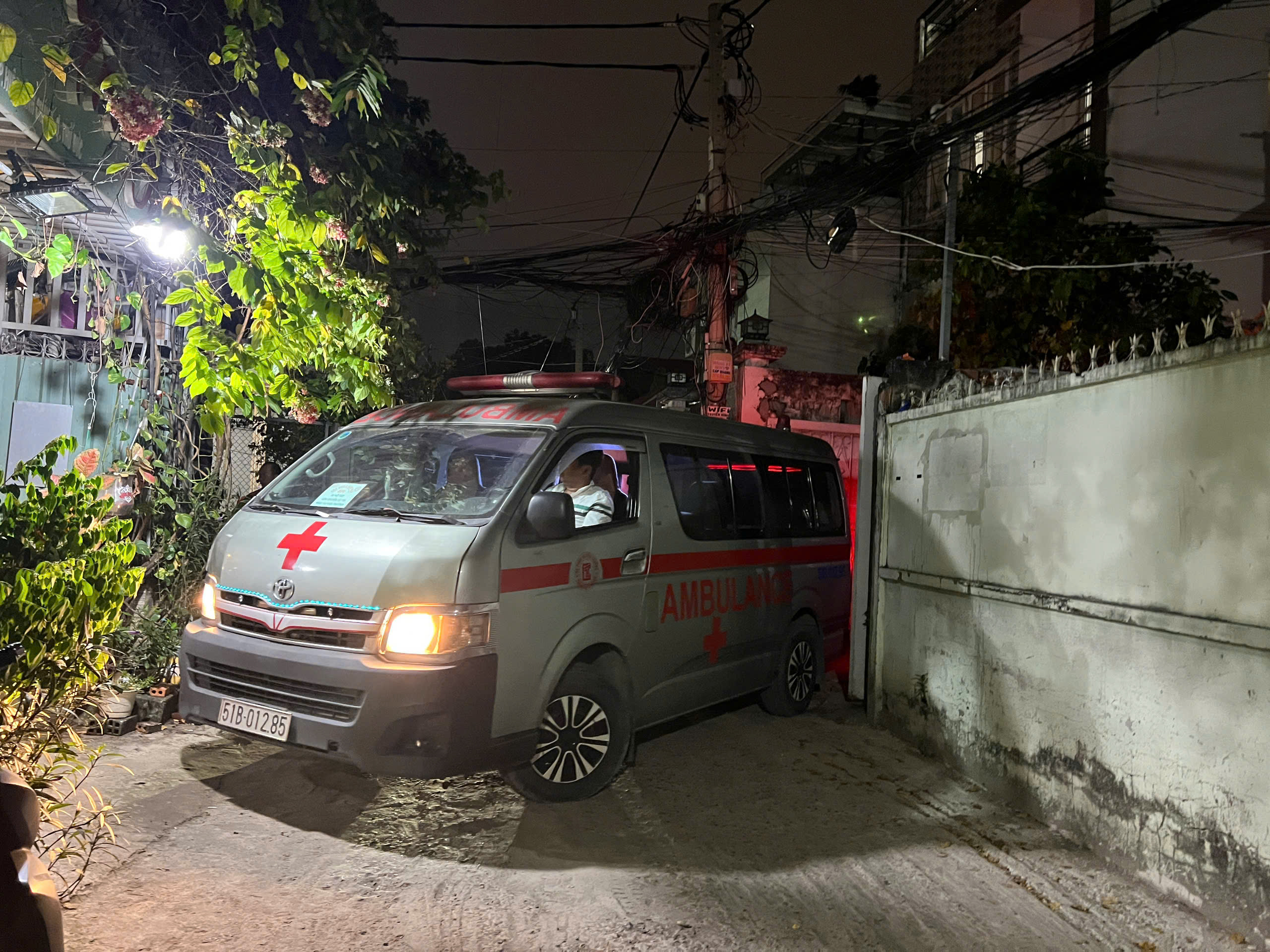 Điều tra nguy&ecirc;n nh&acirc;n đ&ocirc;i nam nữ tử vong trong ph&ograve;ng trọ ở TP.HCM- Ảnh 2.