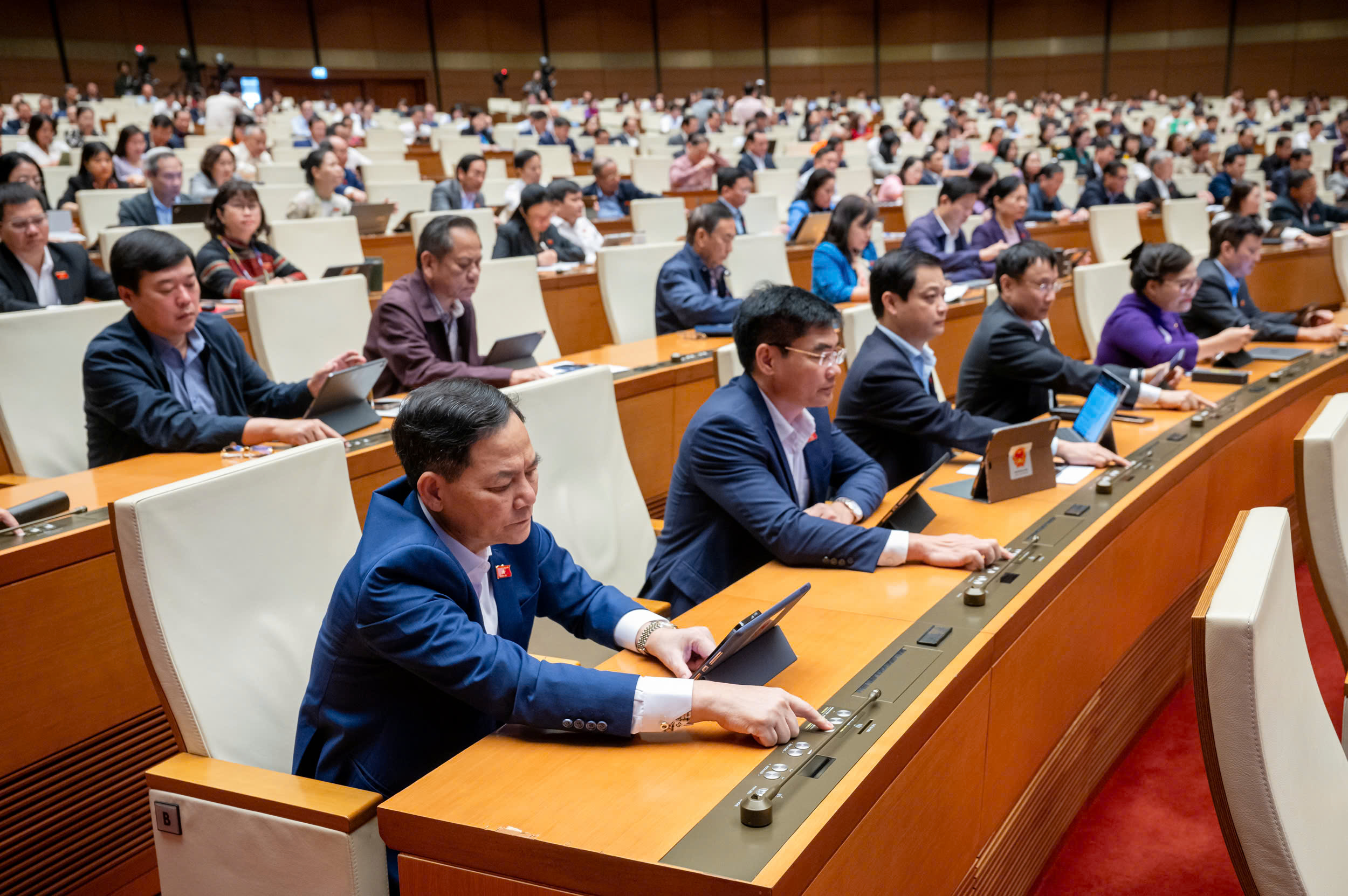 Quốc hội chốt quy định ho&aacute;n cải xe cơ giới phải c&oacute; giải ph&aacute;p ph&ograve;ng ch&aacute;y chữa ch&aacute;y- Ảnh 2.