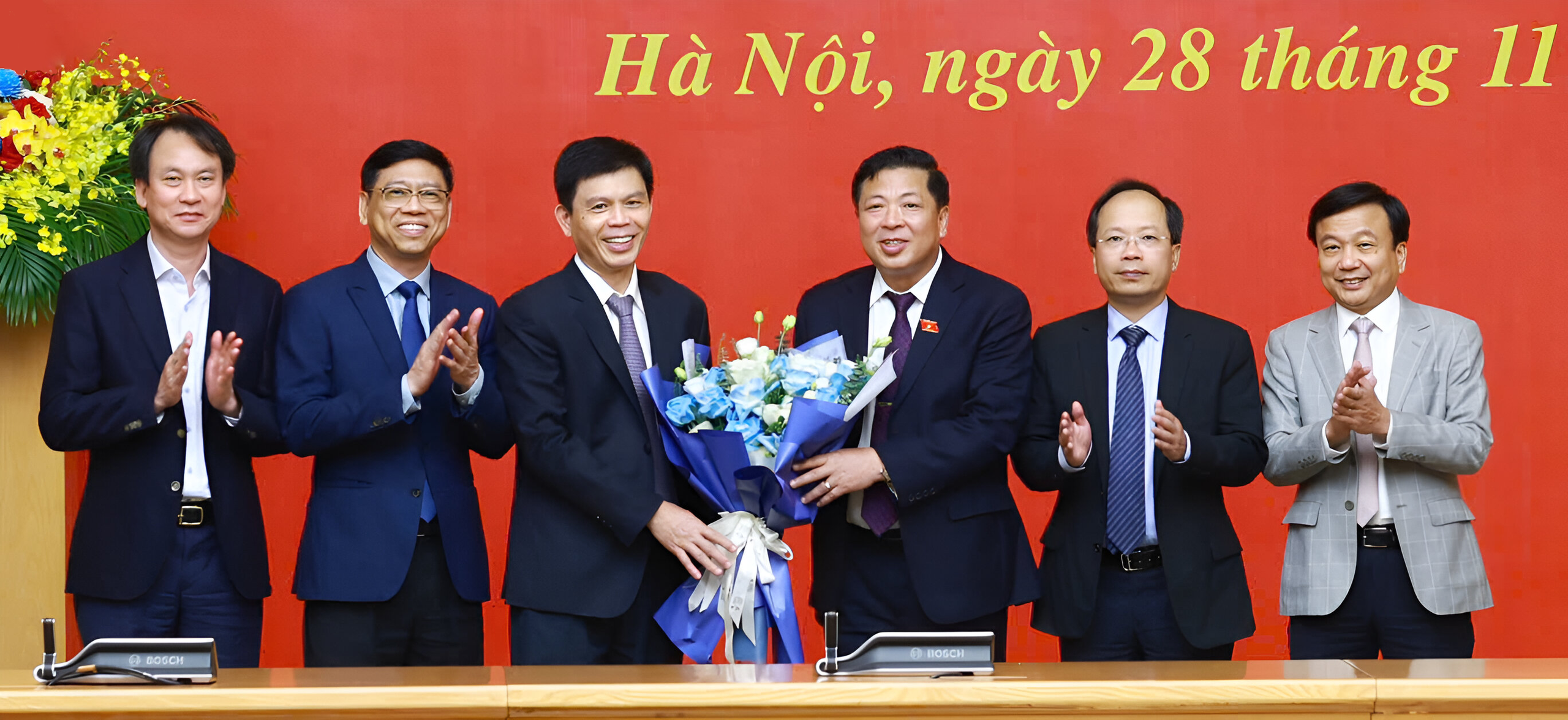 Thủ tướng giao nhiệm vụ cho Bộ trưởng Bộ GTVT v&agrave; Bộ trưởng Bộ T&agrave;i ch&iacute;nh- Ảnh 4.