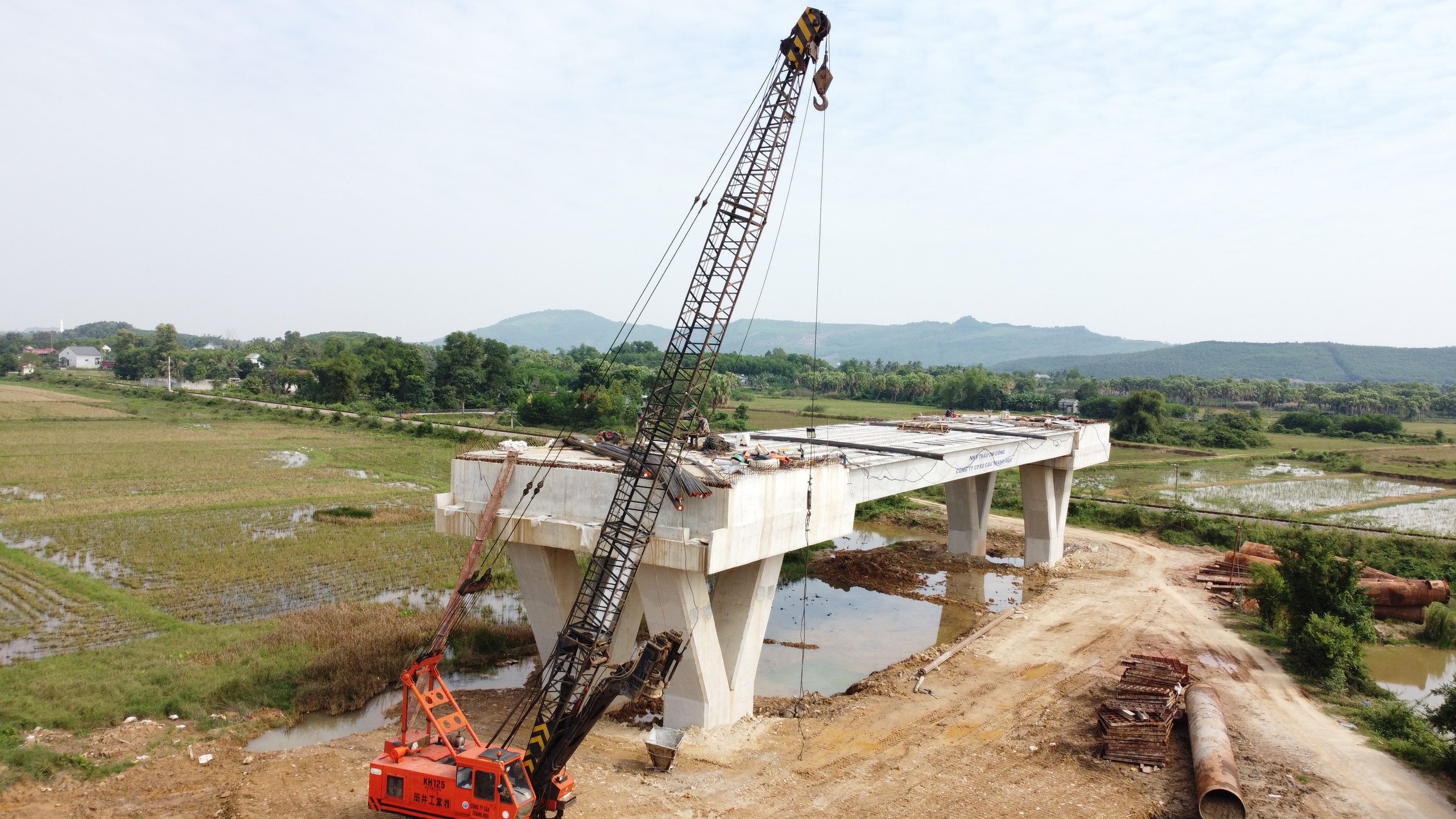 Thanh H&oacute;a: Tuyến đường ngh&igrave;n tỷ nối QL1 với cao tốc Bắc - Nam dần th&agrave;nh h&igrave;nh- Ảnh 12.