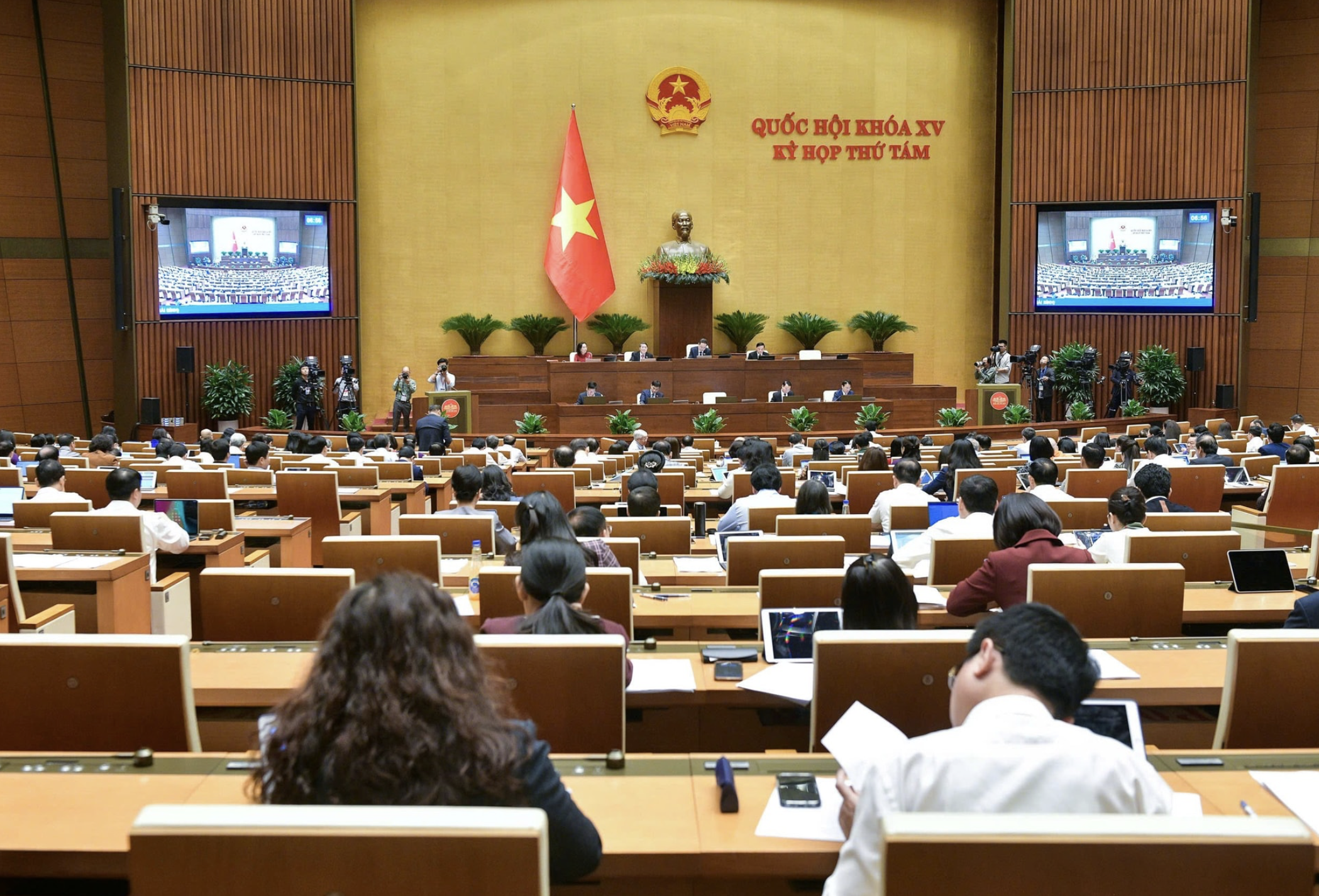 H&ocirc;m nay, Quốc hội quyết chủ trương đường sắt tốc độ cao Bắc - Nam, bế mạc kỳ họp thứ 8- Ảnh 1.