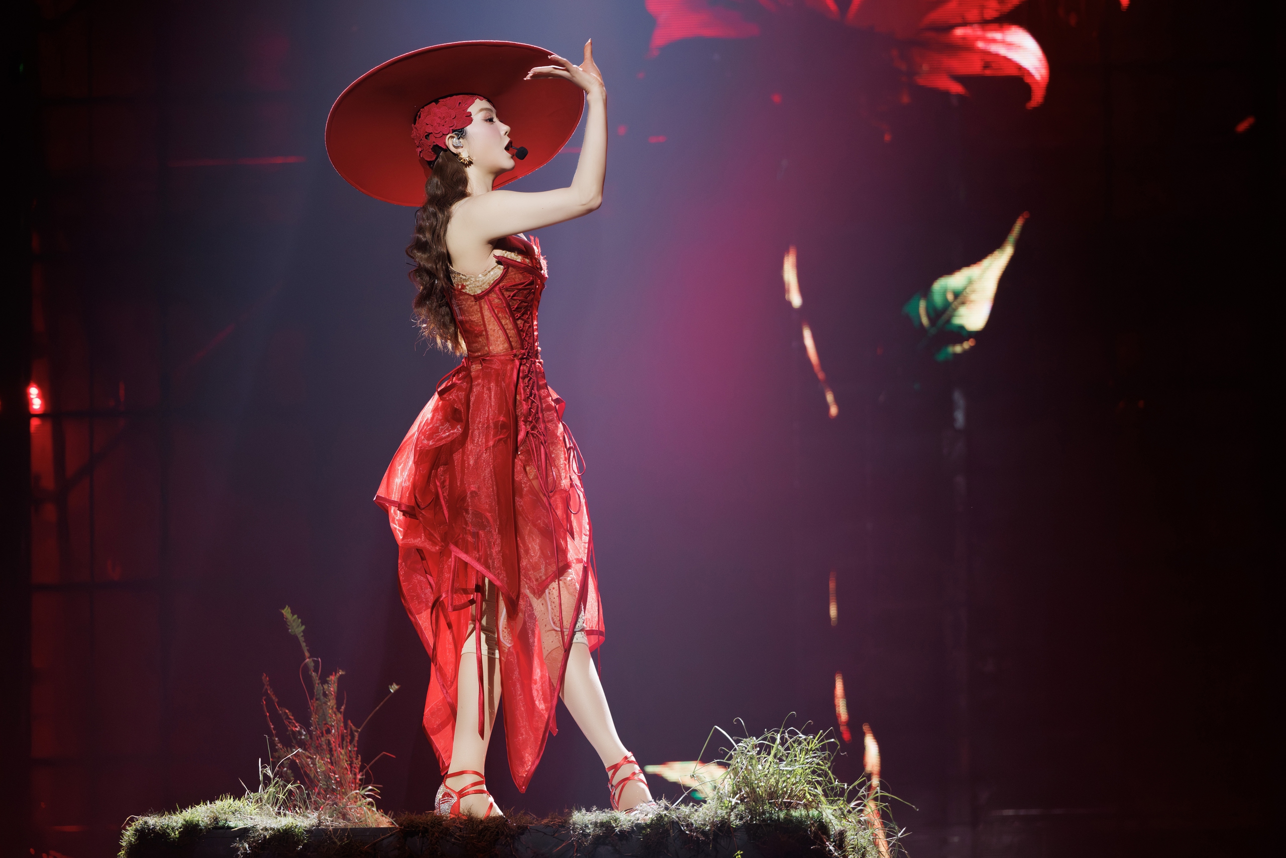 Diva Mỹ Linh xin lỗi Dương Ho&agrave;ng Yến, Thu Phương mong muốn l&agrave;m việc với chị đẹp Kiều Anh- Ảnh 1.