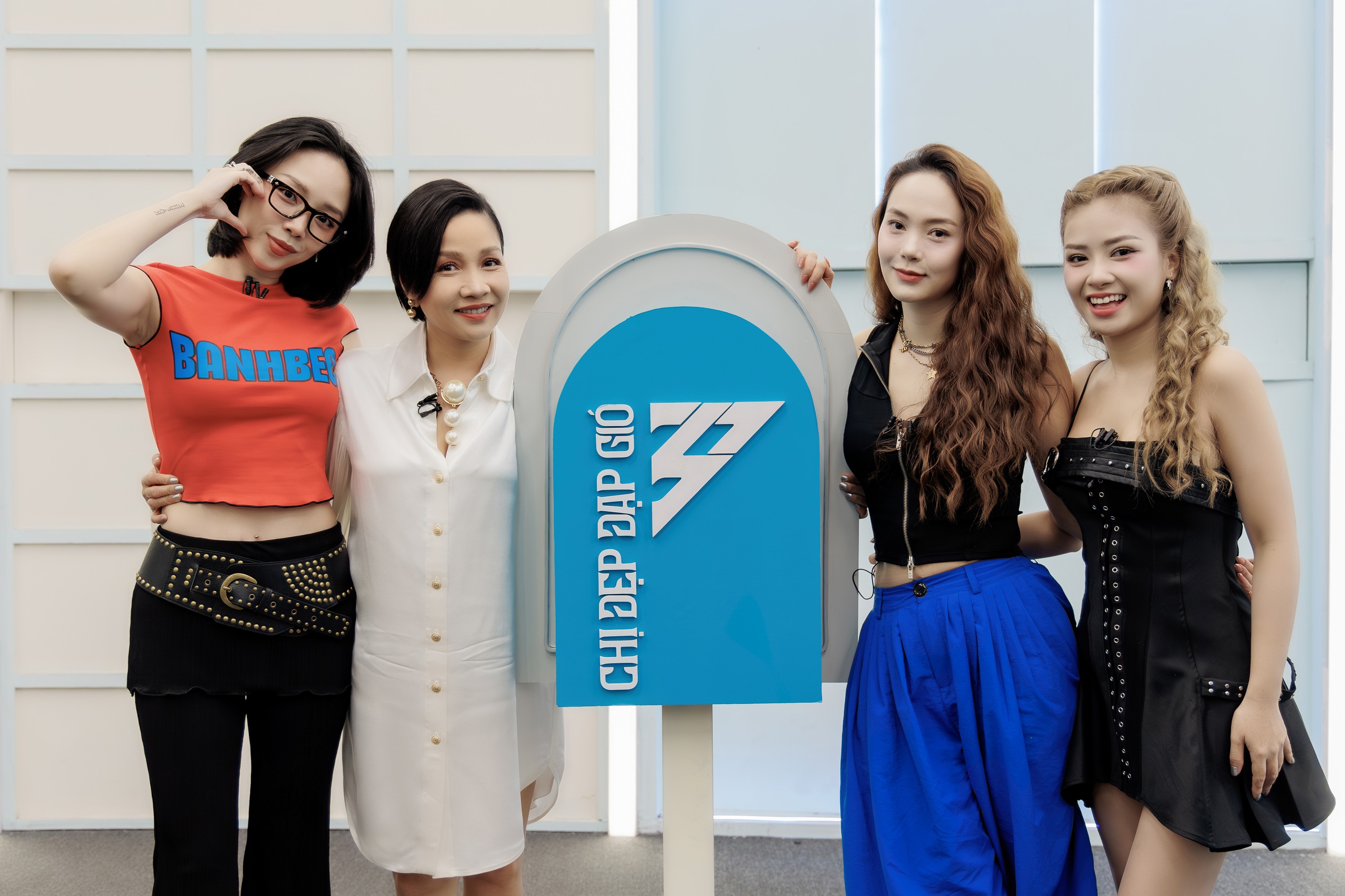 Li&ecirc;n minh Mỹ Linh