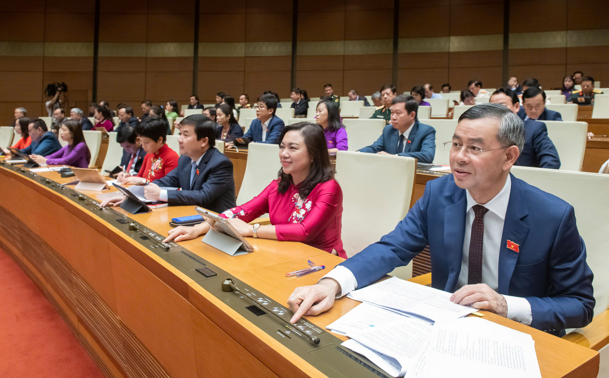 Th&ocirc;ng qua Nghị quyết th&aacute;o gỡ kh&oacute; khăn cho c&aacute;c dự &aacute;n nh&agrave; ở thương mại- Ảnh 1.