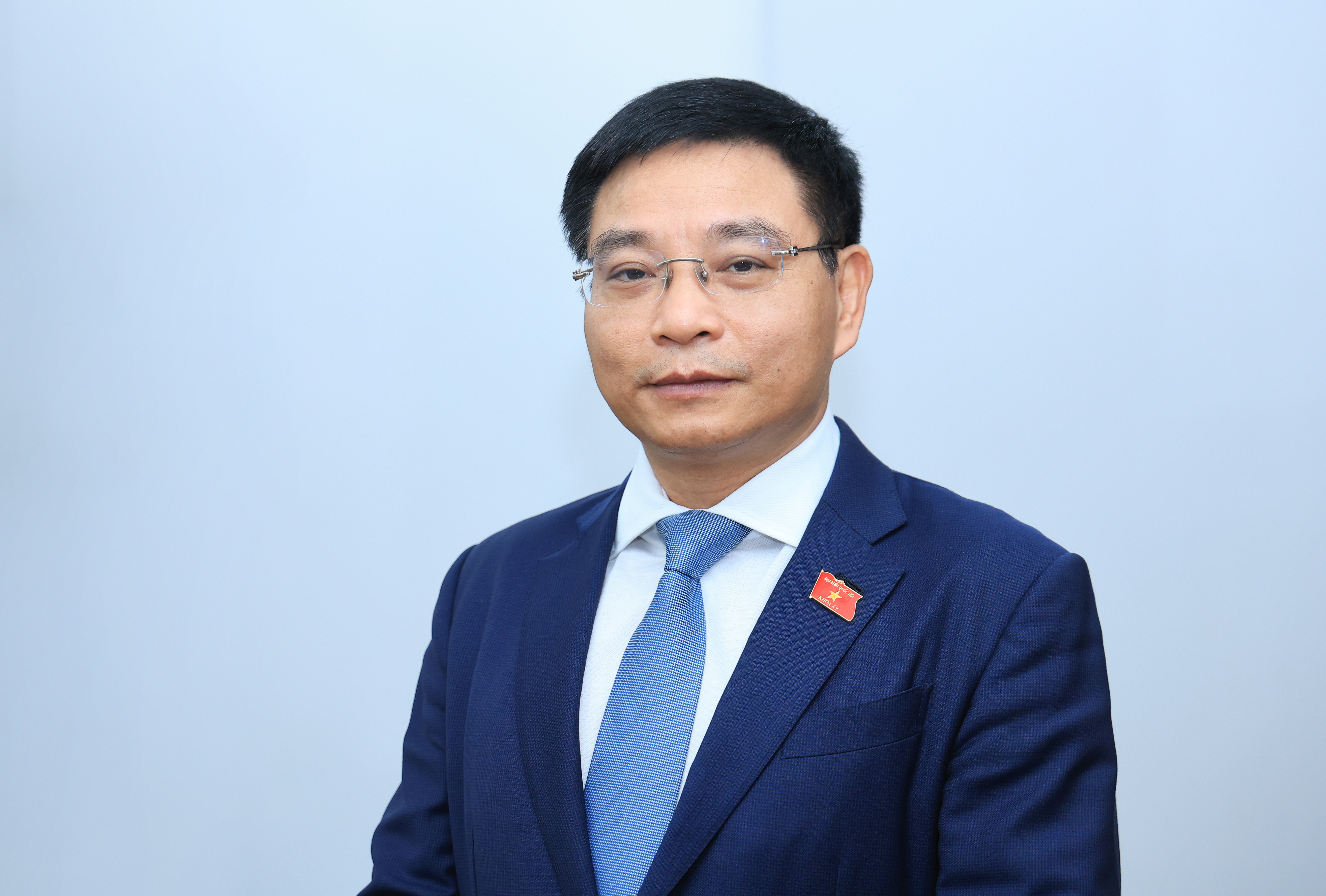 Bộ trưởng Nguyễn Văn Thắng x&uacute;c động khi dự &aacute;n Đường sắt tốc độ cao được Quốc hội th&ocirc;ng qua- Ảnh 1.