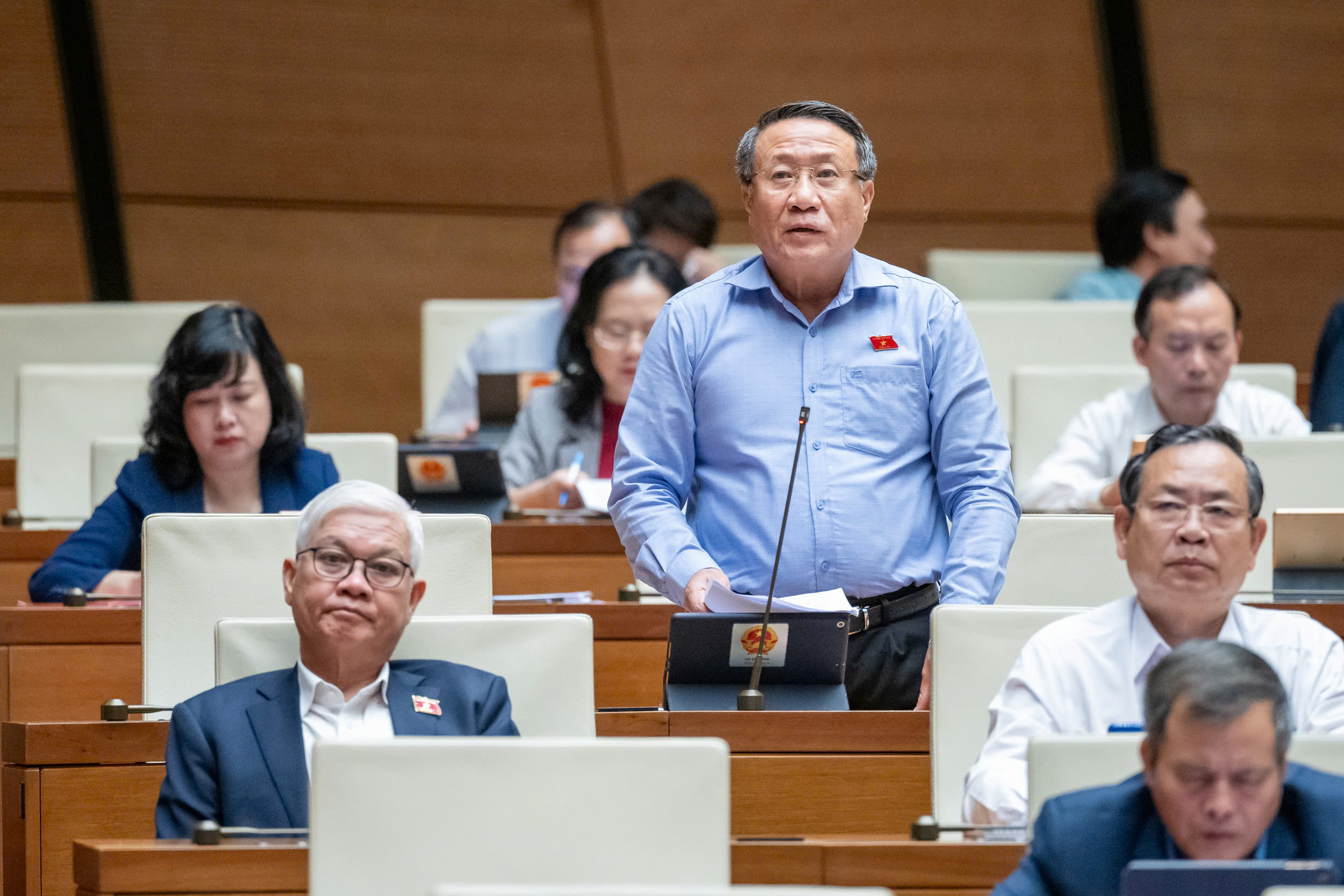 C&ocirc;ng chức mới tuyển dụng d&ugrave; xuất sắc th&igrave; lương cũng chỉ đủ ti&ecirc;u tằn tiện- Ảnh 1.