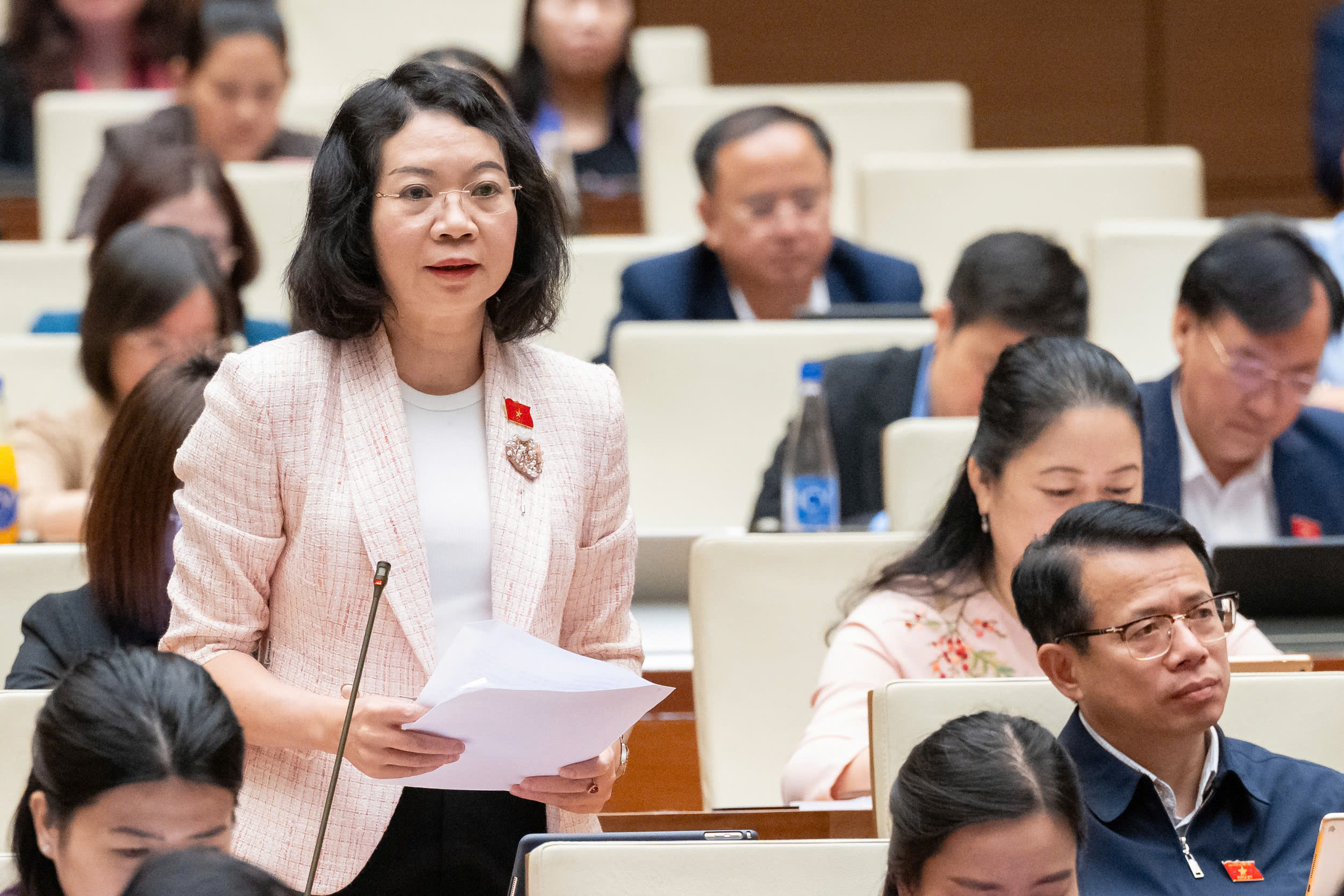 Lo ngại hệ lụy từ t&igrave;nh trạng c&aacute;n bộ coi nhẹ việc chống l&atilde;ng ph&iacute;- Ảnh 1.
