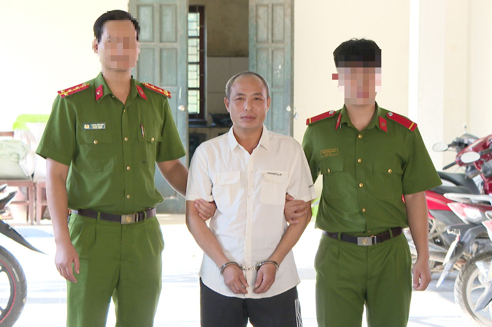 Khởi tố đối tượng livestream xuy&ecirc;n tạc, b&ocirc;i nhọ l&atilde;nh đạo Đảng, Nh&agrave; nước- Ảnh 1.