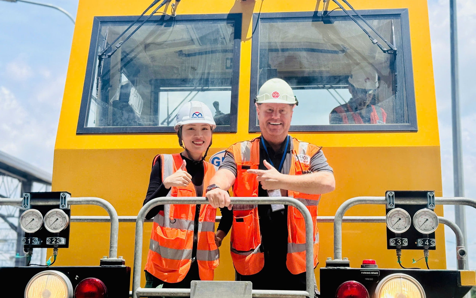 TP.HCM: Đề xuất giá vé metro thấp nhất 6.000 đồng/chặng, miễn phí 30 ngày- Ảnh 3. TP.HCM lấy ý kiến về chính sách miễn, giảm giá vé đi metro, xe buýt