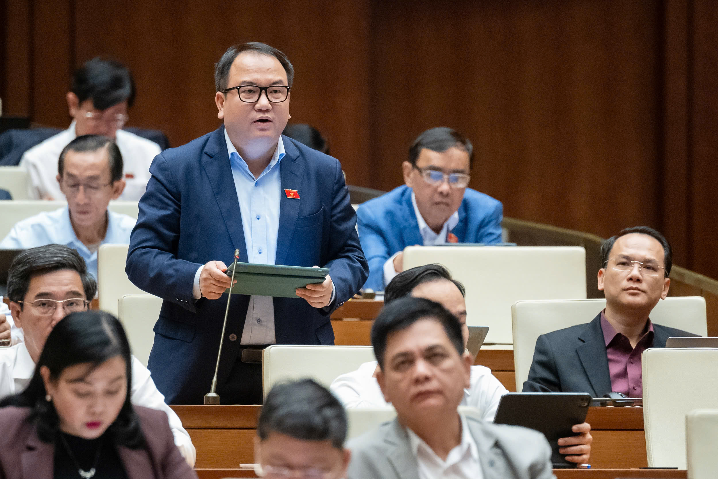 Đại tướng Phan Văn Giang l&yacute; giải quy định cấp tướng qu&acirc;n đội nghỉ hưu ở tuổi 60- Ảnh 1.