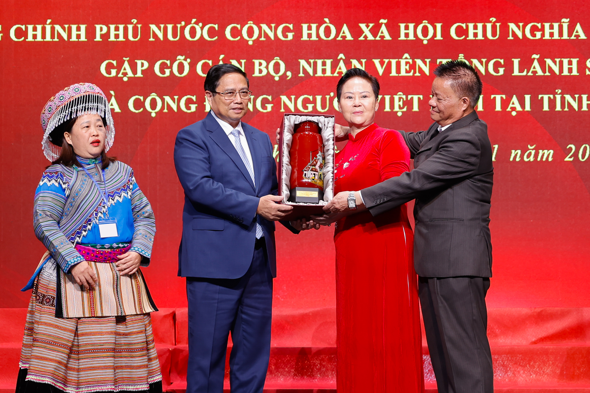 Thủ tướng dự lễ hội văn ho&aacute; - du lịch Việt Nam tại V&acirc;n Nam, Trung Quốc- Ảnh 8.