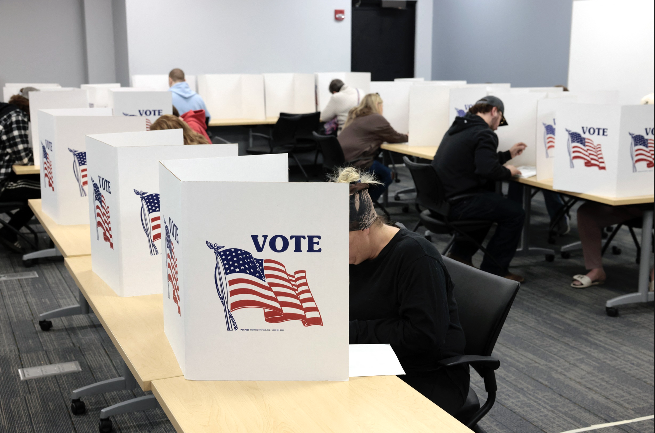 H&ocirc;m nay 170 triệu cử tri Mỹ ch&iacute;nh thức bầu cử Tổng thống- Ảnh 1.