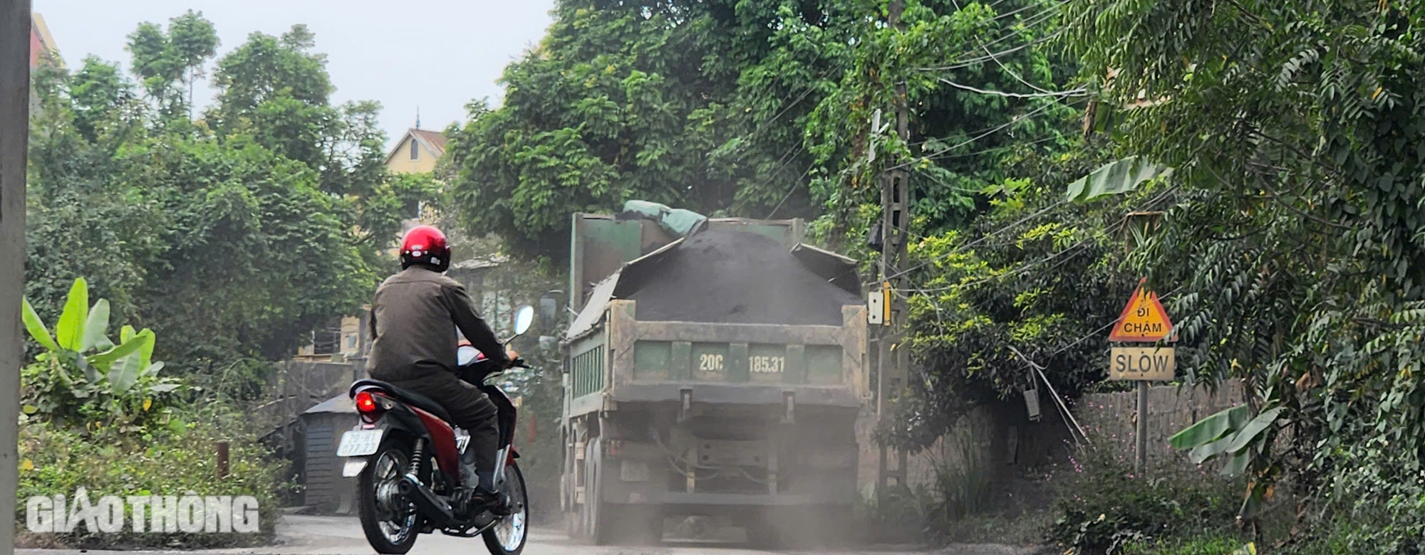 Người d&acirc;n khốn khổ v&igrave; xe tải nặng chạy qua khu d&acirc;n cư ở Th&aacute;i Nguy&ecirc;n- Ảnh 10.