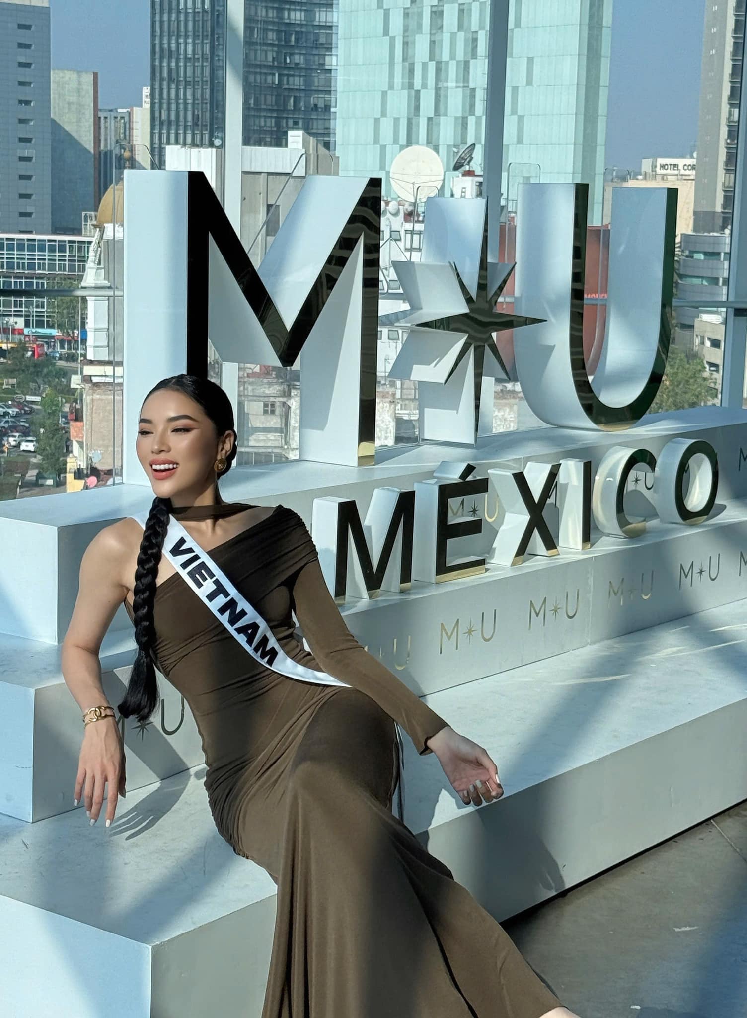 Si&ecirc;u mẫu H&agrave; Anh l&ecirc;n tiếng sau khi ch&ecirc; khả năng ngoại ngữ của Kỳ Duy&ecirc;n?- Ảnh 1.